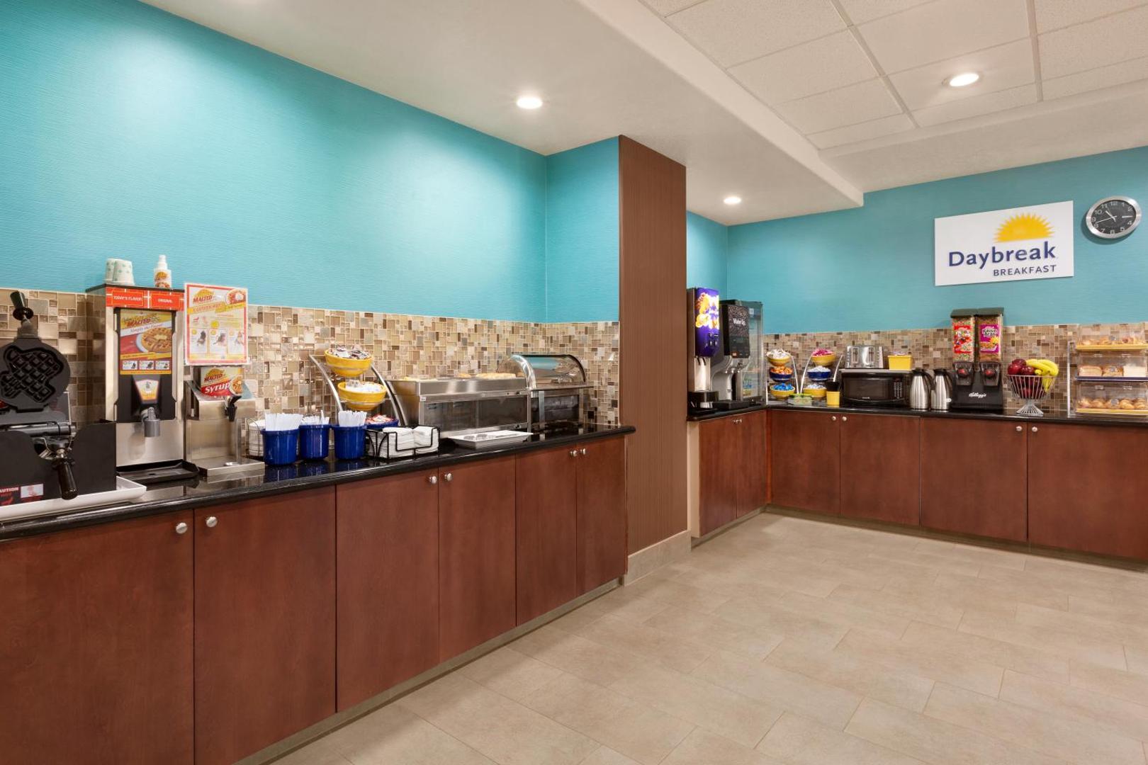 Days Inn & Suites by Wyndham San Antonio near Frost Bank Ctr