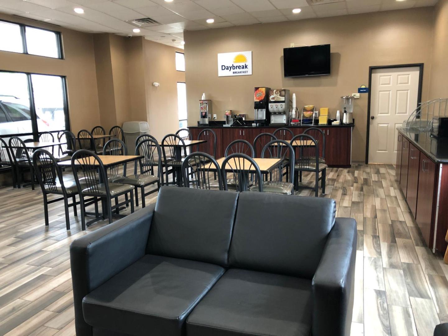 Days Inn by Wyndham Central San Antonio NW Medical Center