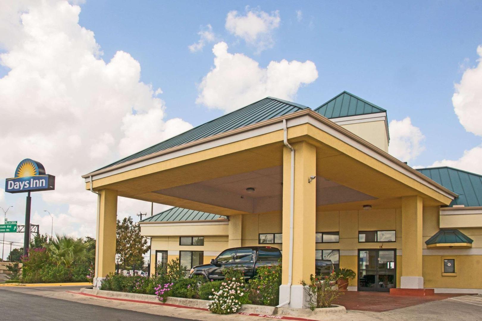 Days Inn by Wyndham Central San Antonio NW Medical Center