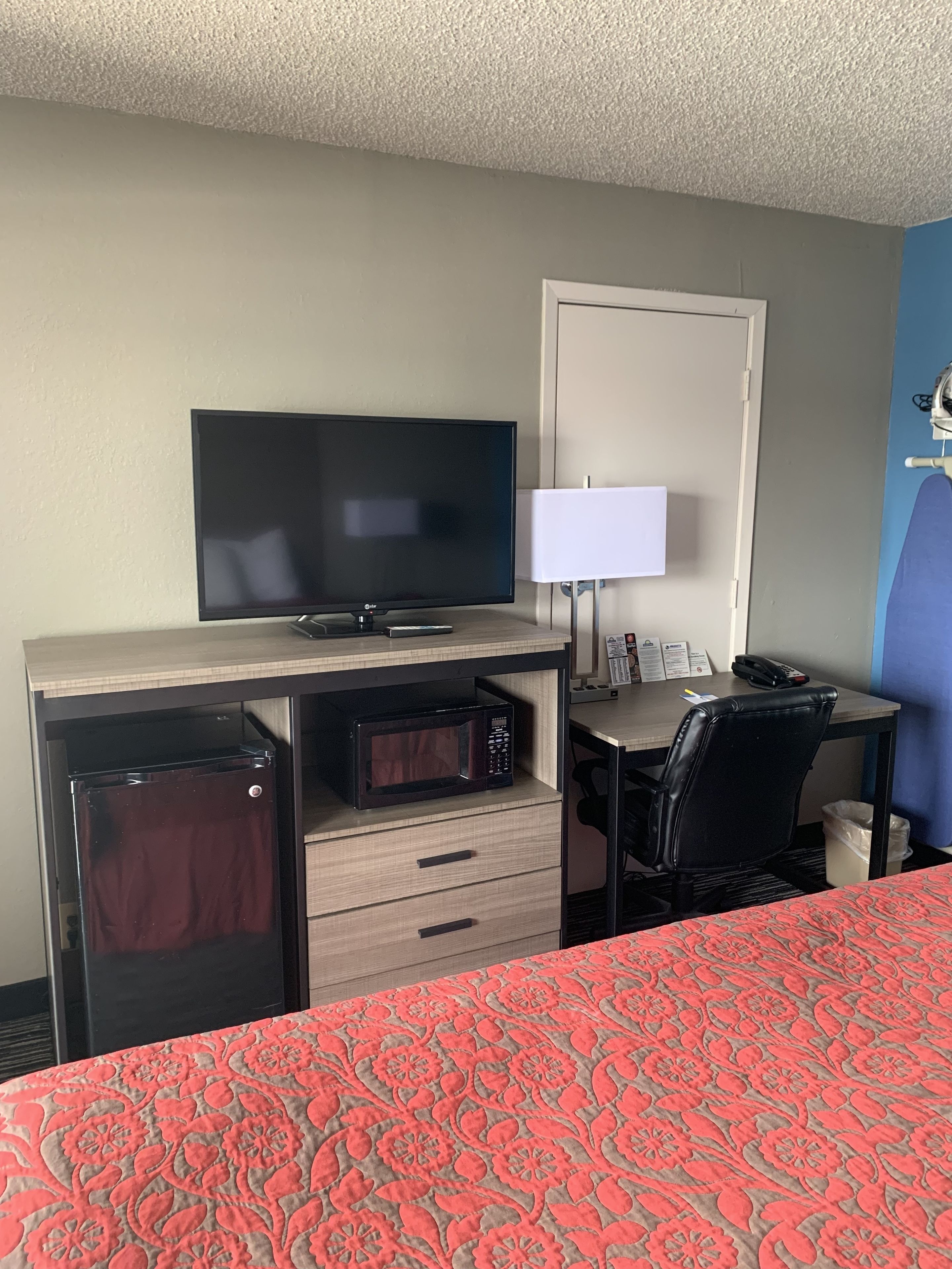 Days Inn by Wyndham Central San Antonio NW Medical Center