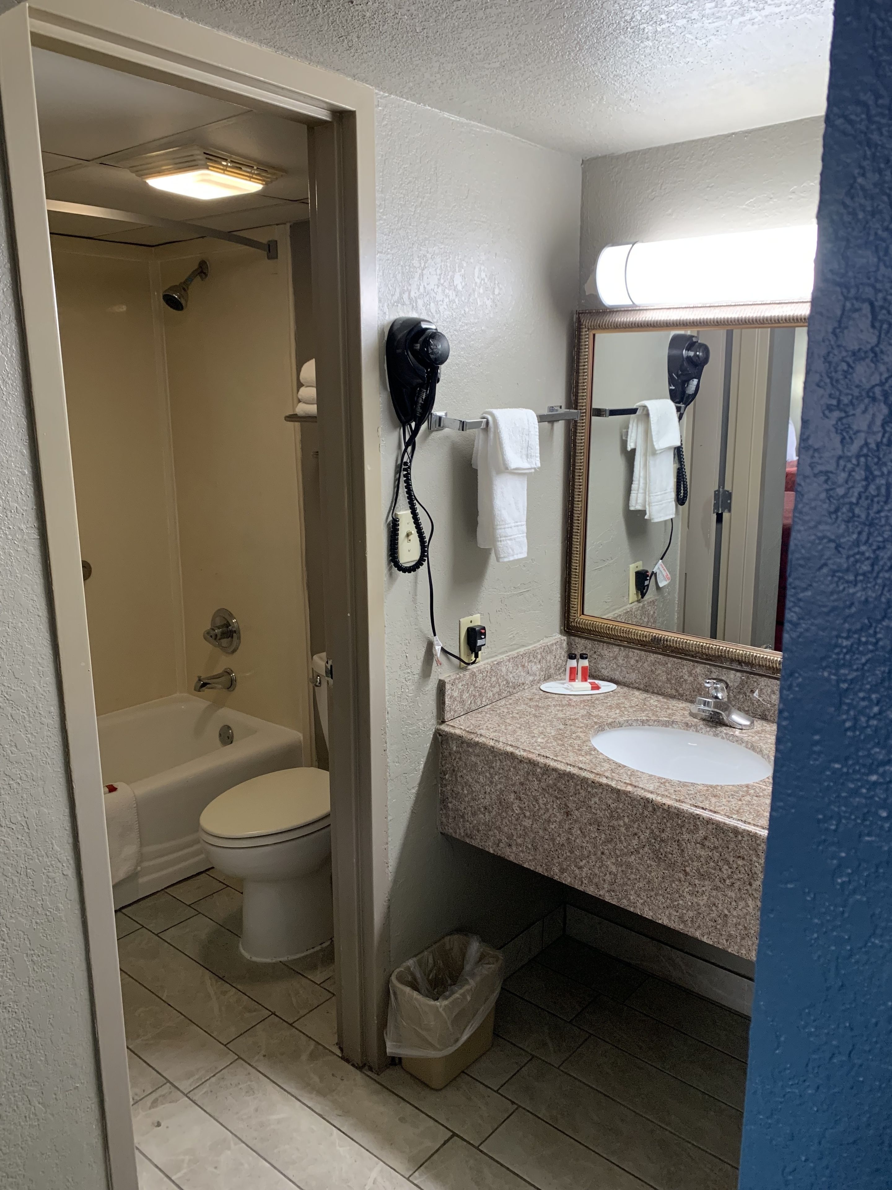 Days Inn by Wyndham Central San Antonio NW Medical Center