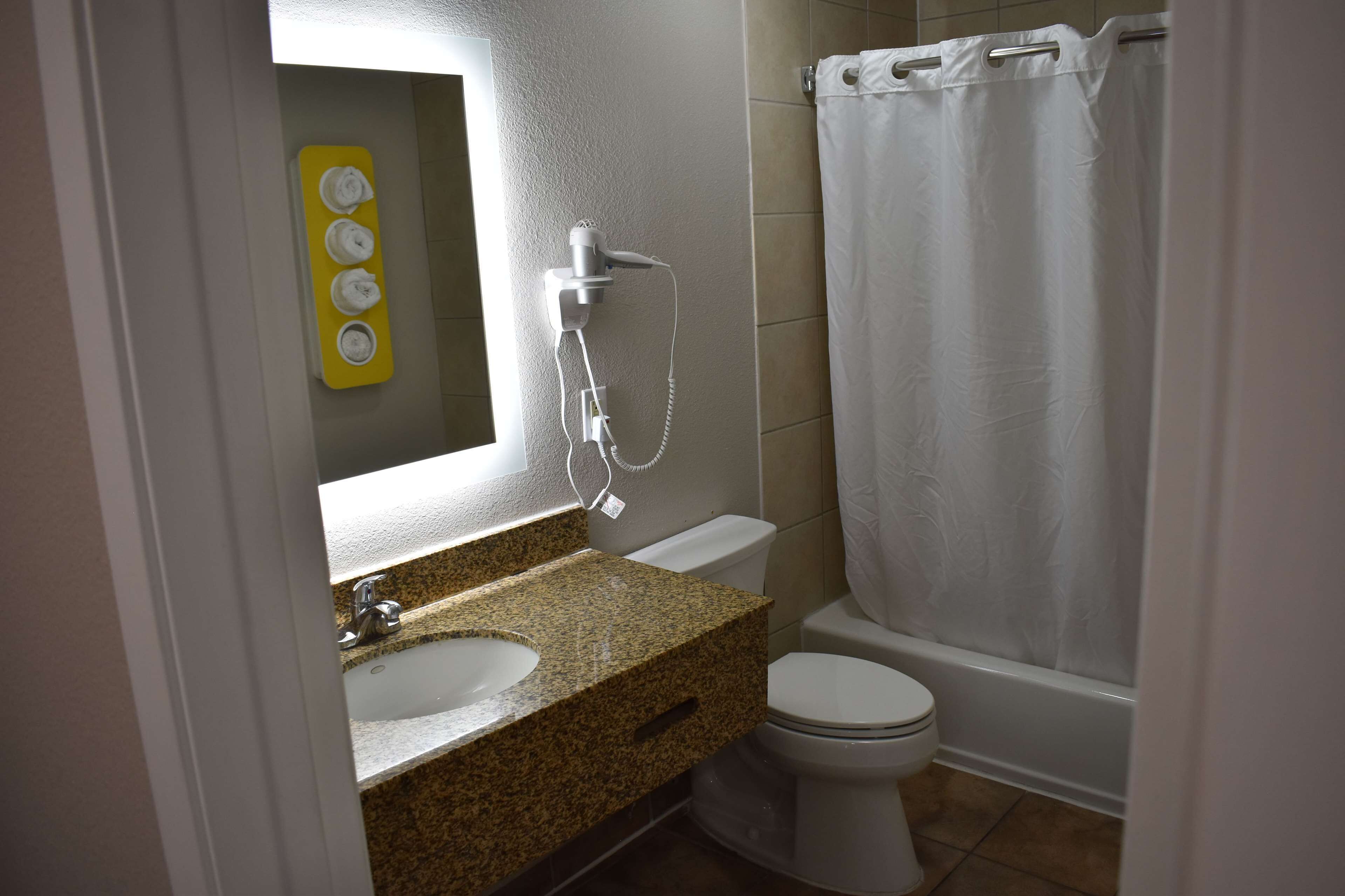 Days Inn by Wyndham San Antonio Alamo/Riverwalk