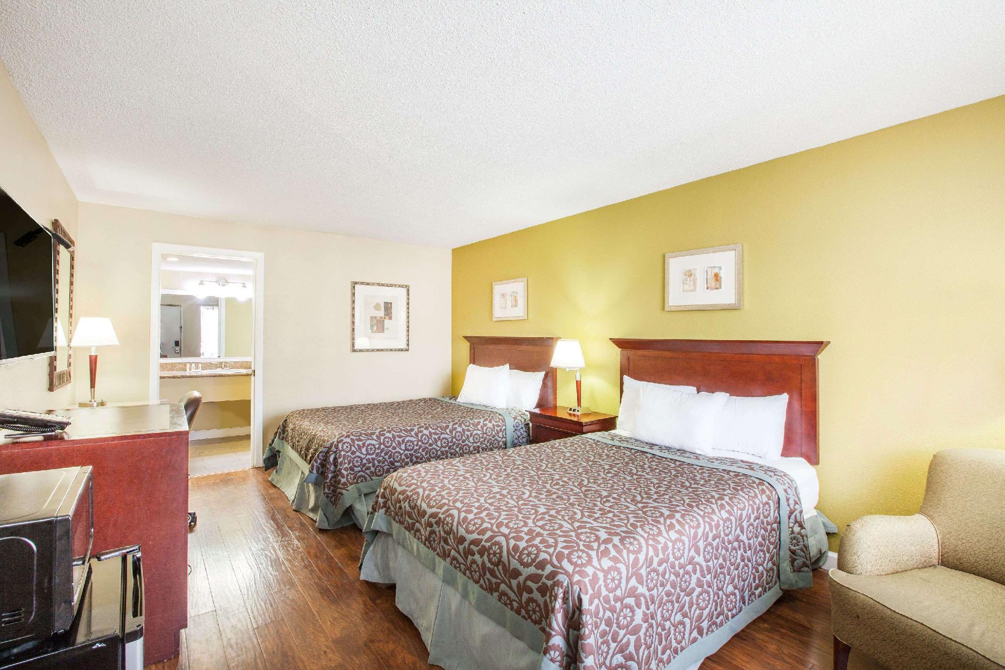 Days Inn by Wyndham San Antonio Alamo/Riverwalk