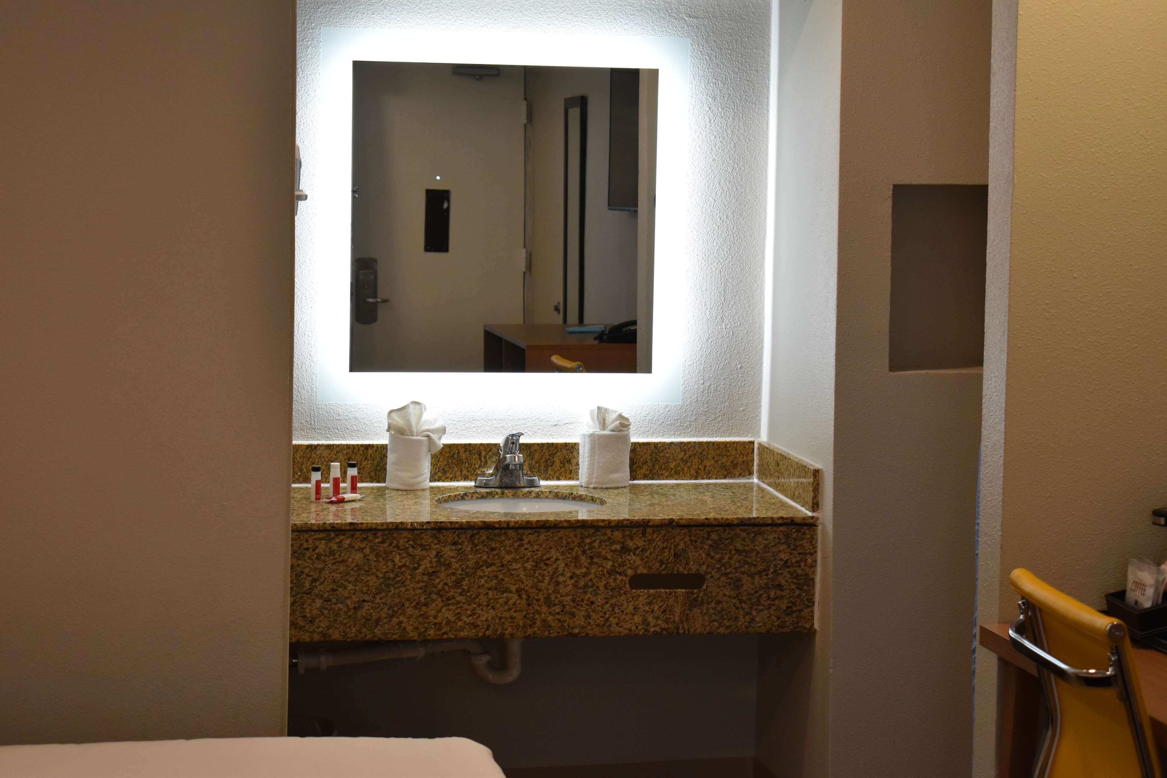 Days Inn by Wyndham San Antonio Alamo/Riverwalk