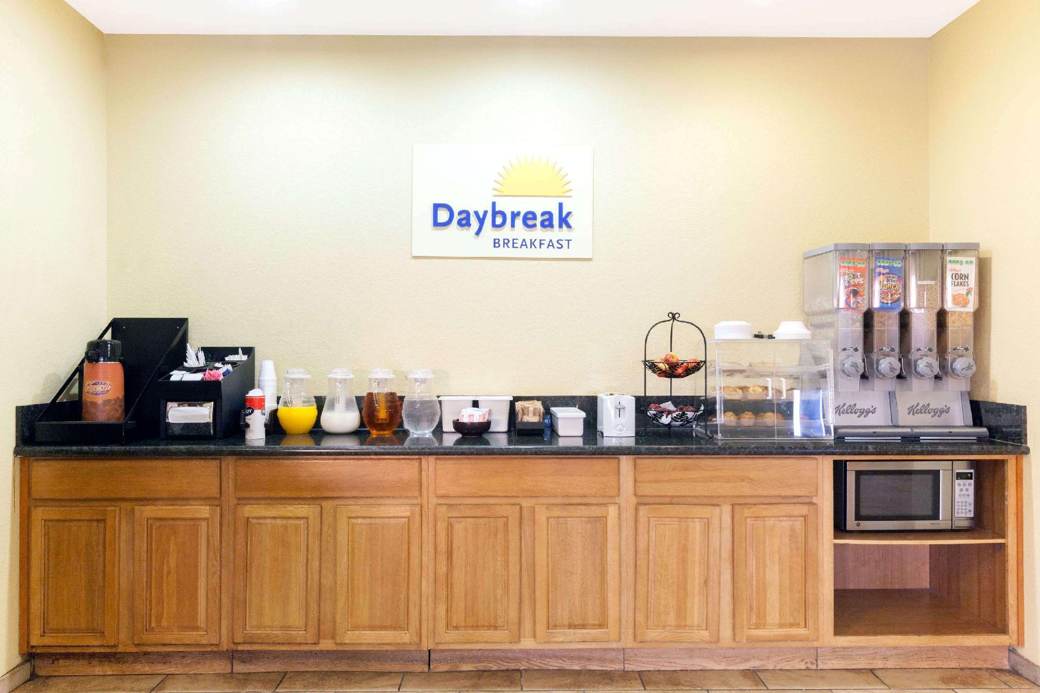 Days Inn by Wyndham San Antonio at Palo Alto