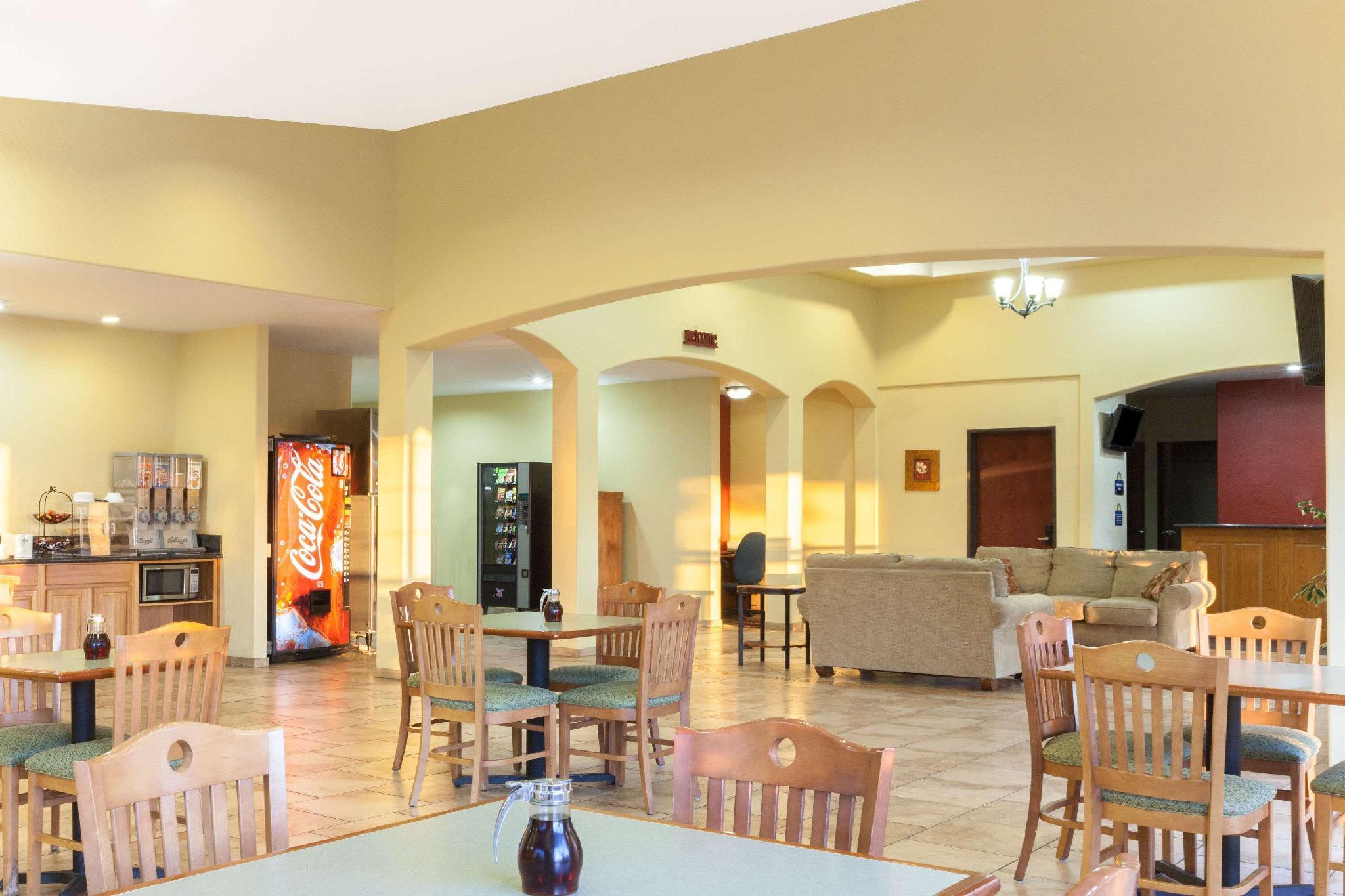 Days Inn by Wyndham San Antonio at Palo Alto
