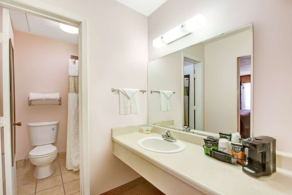 Deluxe Inn San Antonio/Near Lackland AFB
