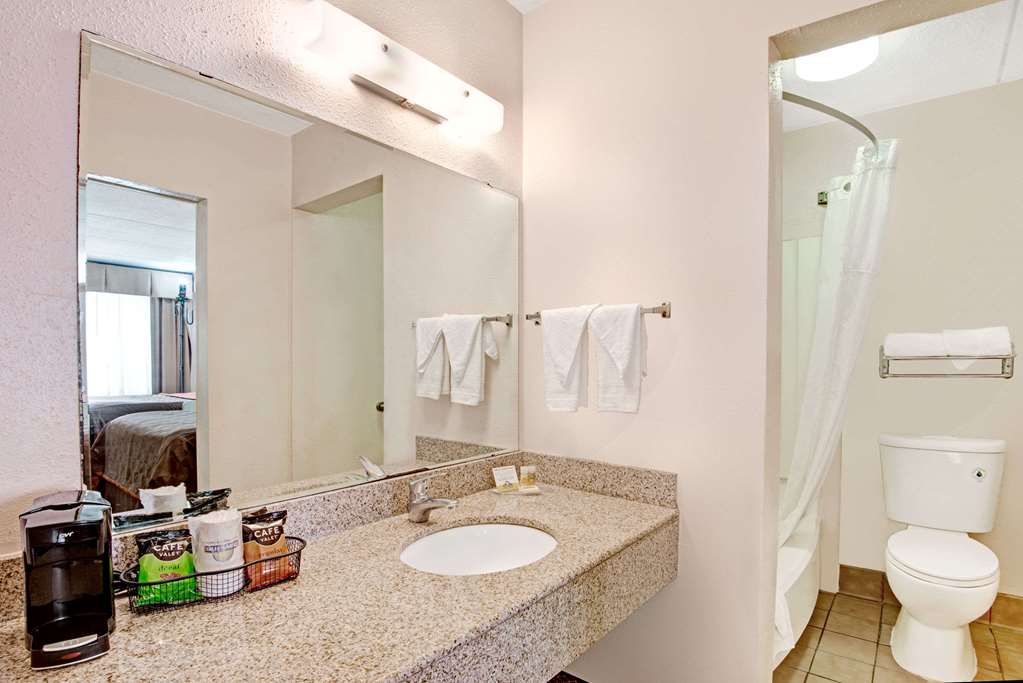 Deluxe Inn San Antonio/Near Lackland AFB