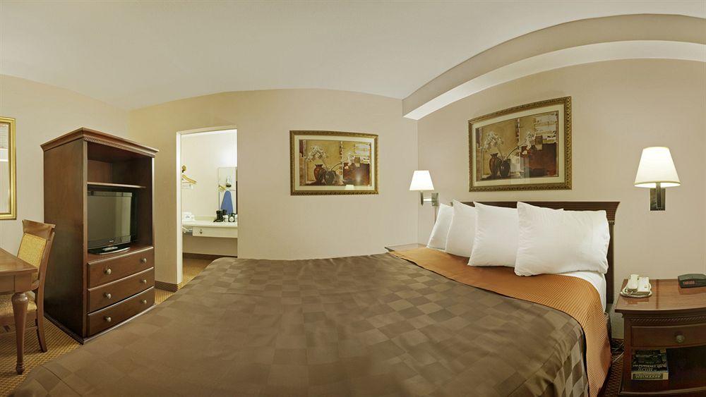 Deluxe Inn San Antonio/Near Lackland AFB