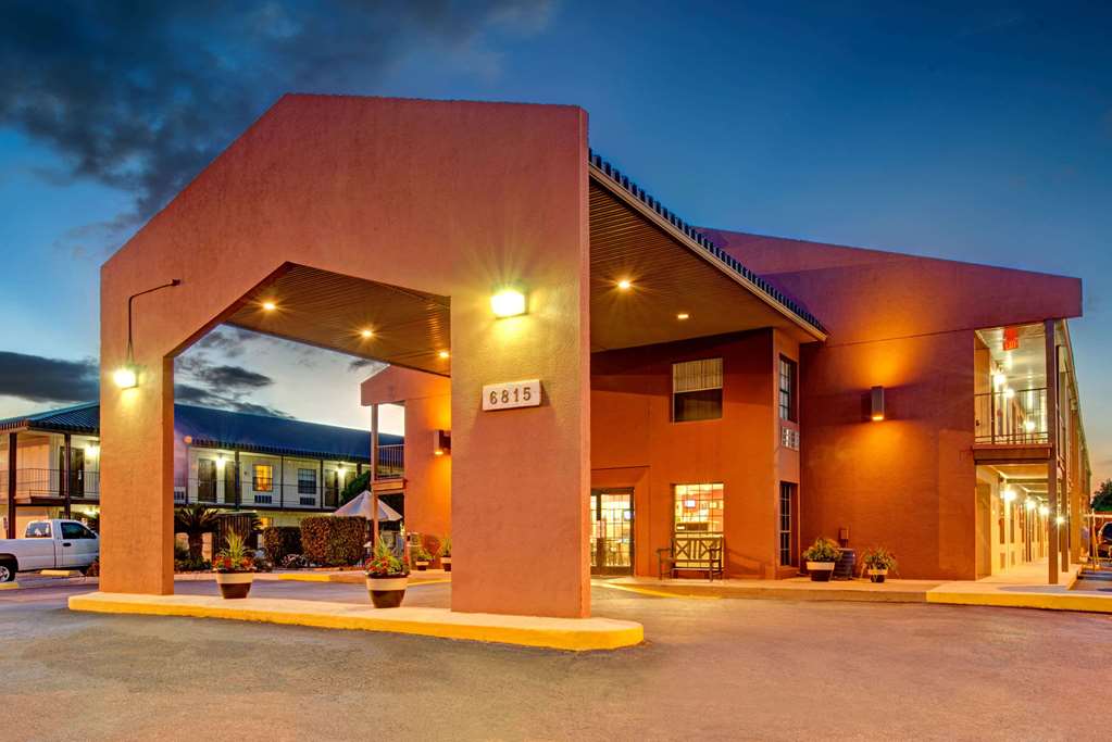Deluxe Inn San Antonio/Near Lackland AFB