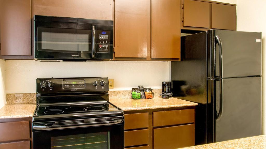 Deluxe Inn San Antonio/Near Lackland AFB