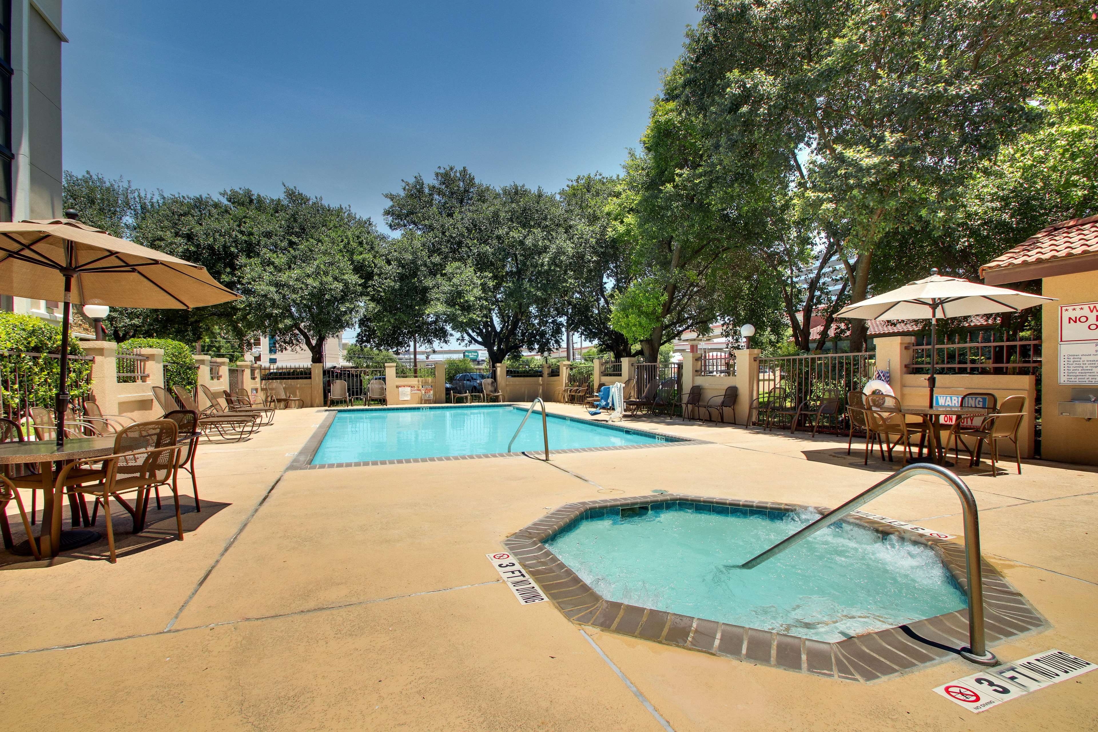 Drury Plaza Hotel San Antonio Airport