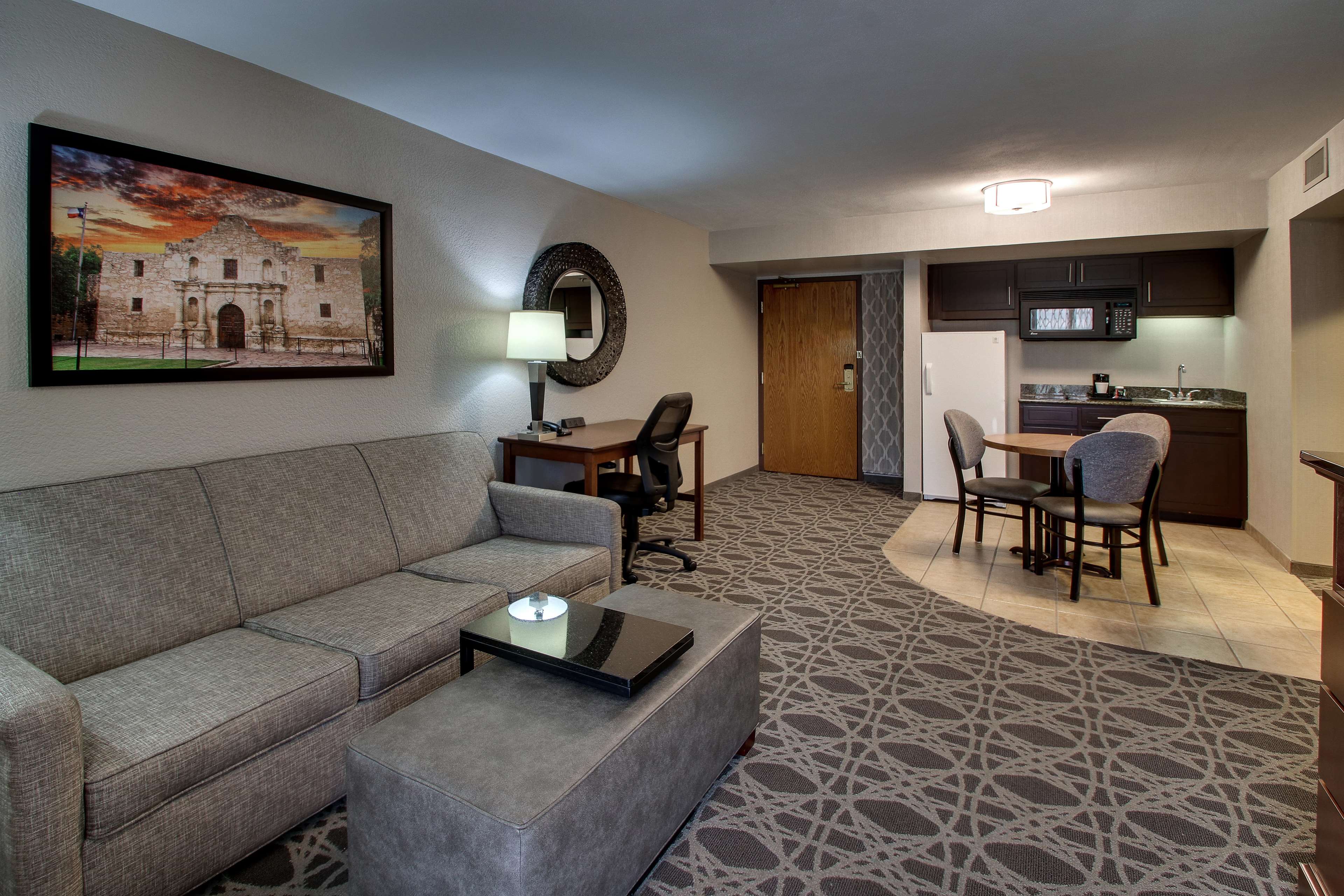 Drury Plaza Hotel San Antonio Airport