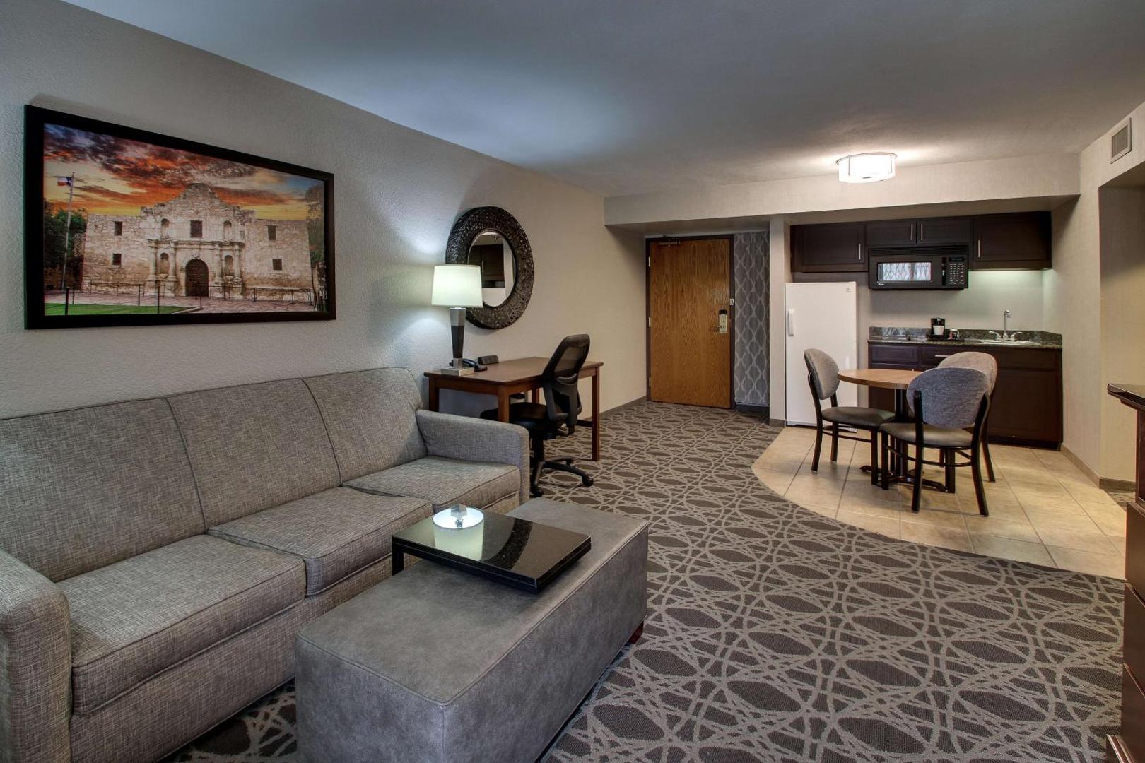 Drury Plaza Hotel San Antonio Airport
