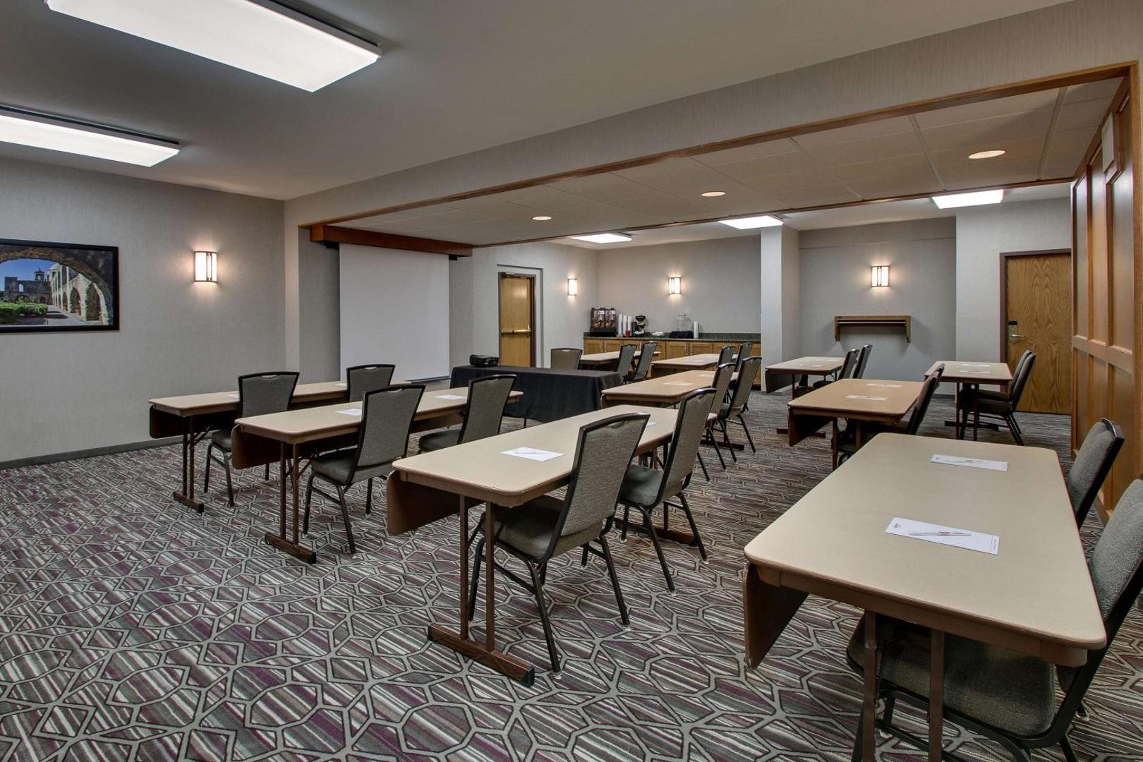 Drury Plaza Hotel San Antonio Airport