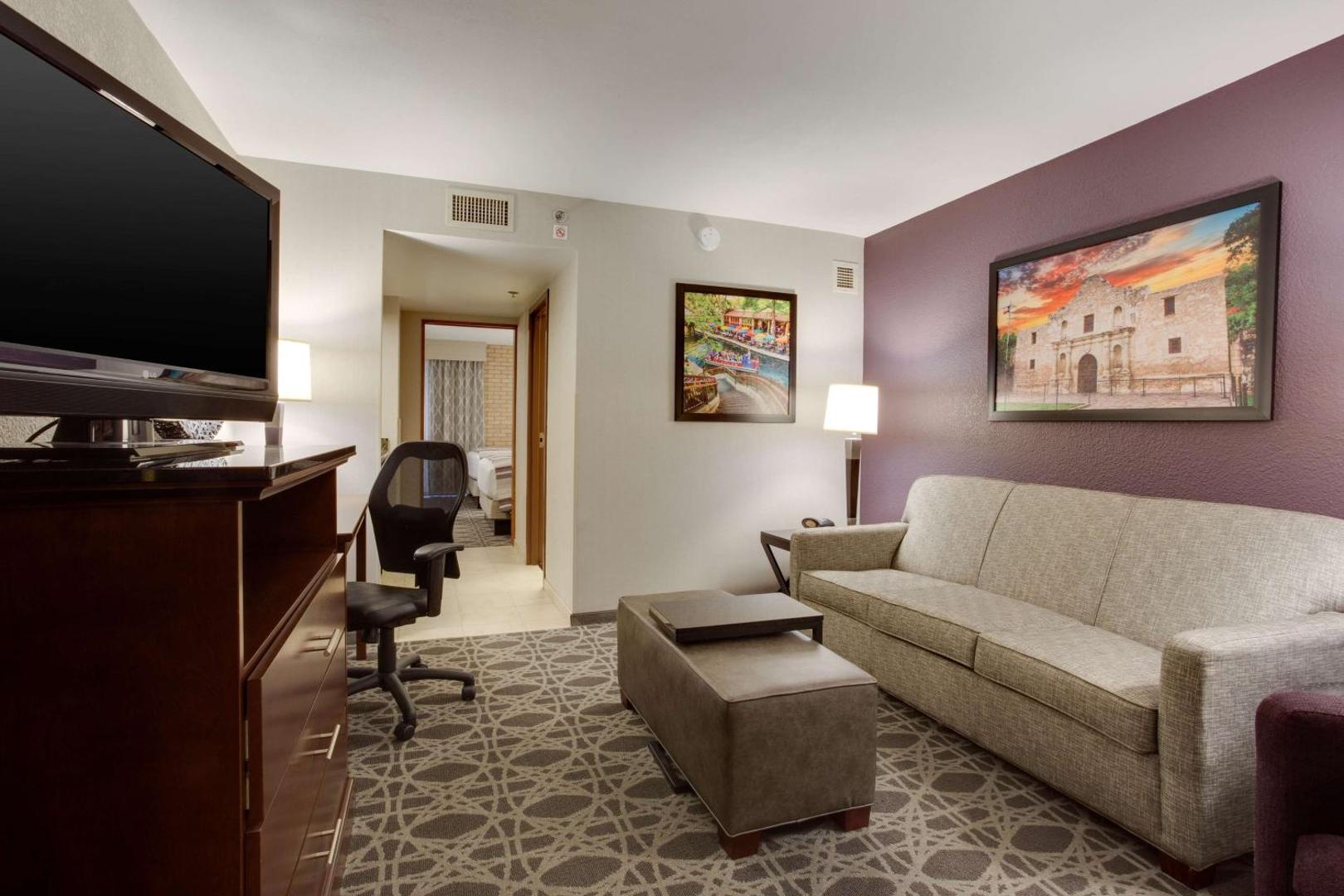 Drury Plaza Hotel San Antonio Airport
