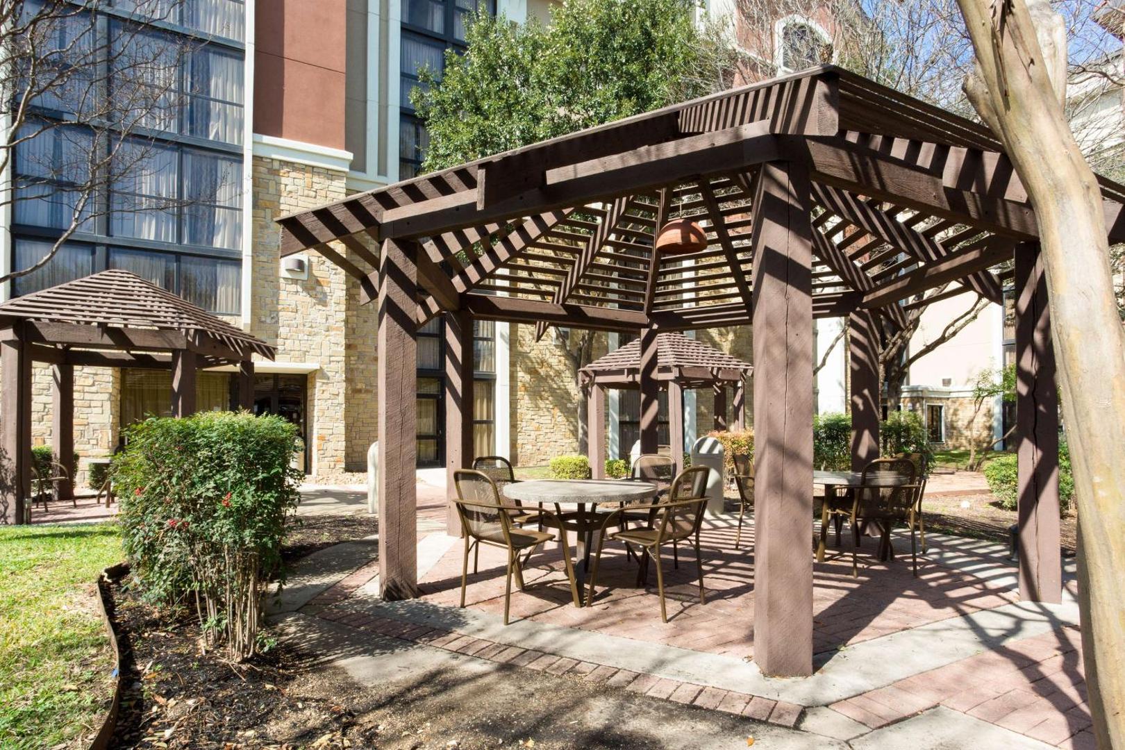 Drury Plaza Hotel San Antonio Airport