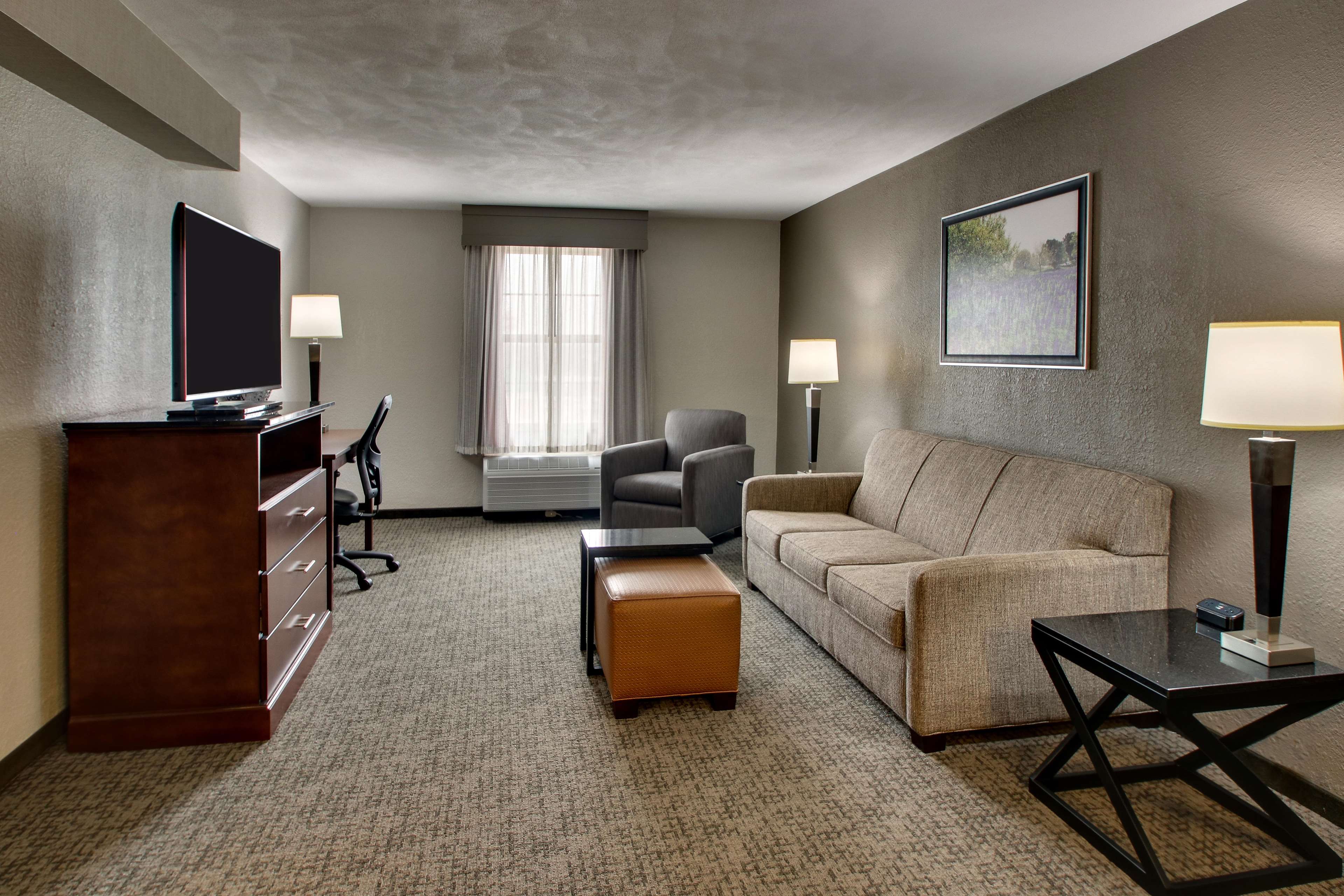 Drury Inn & Suites Northwest Medical Center