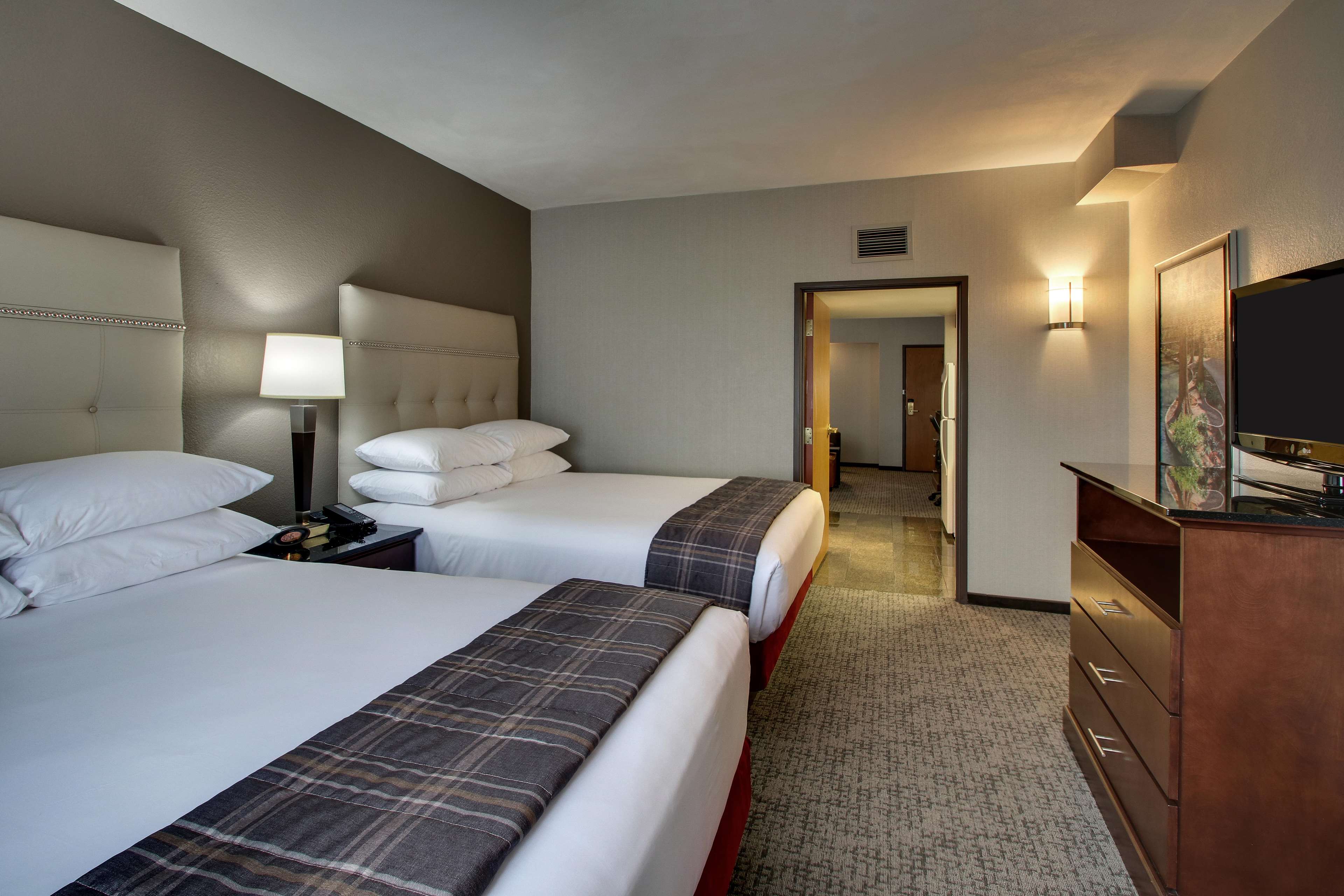 Drury Inn & Suites Northwest Medical Center