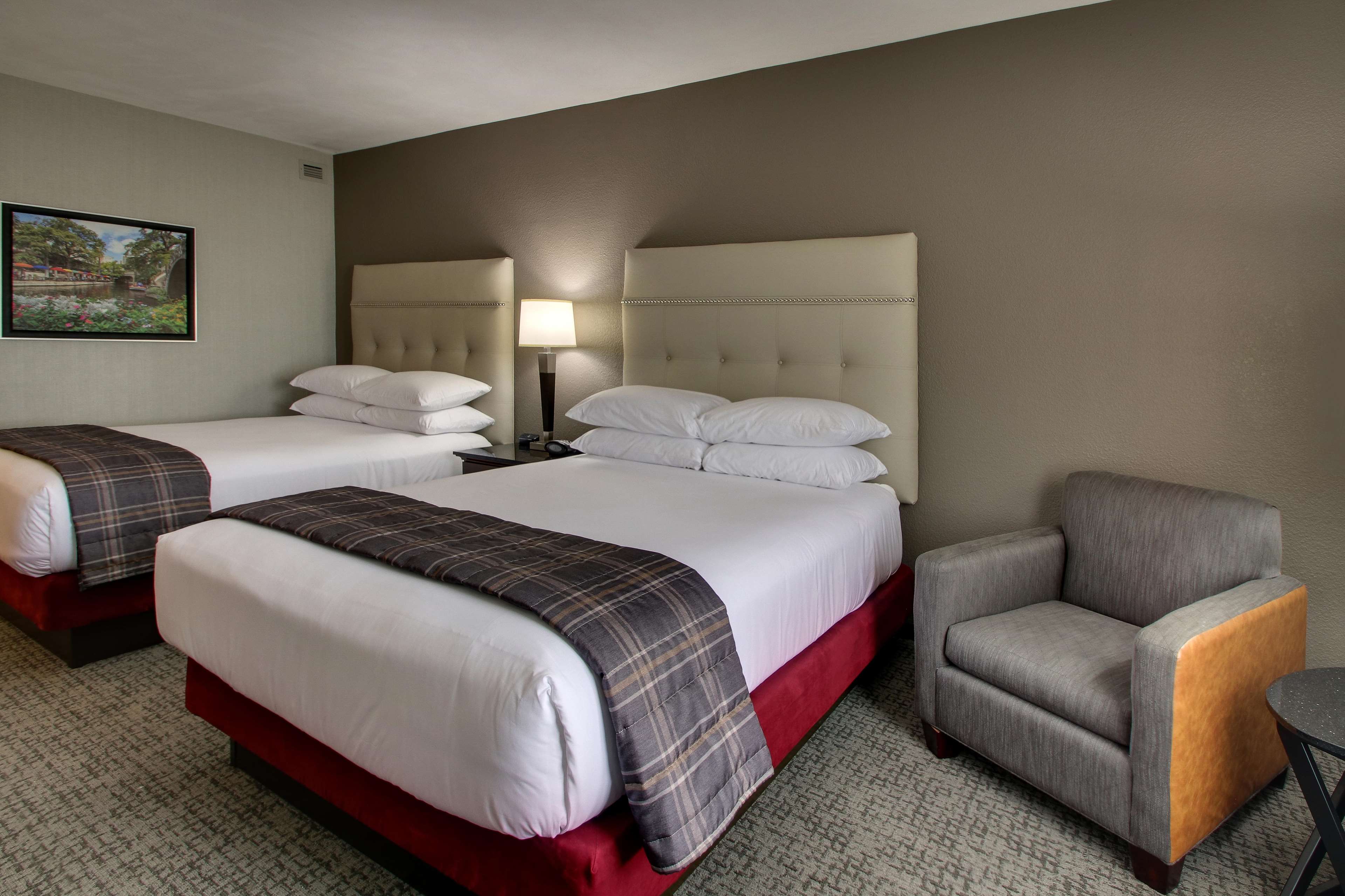 Drury Inn & Suites Northwest Medical Center