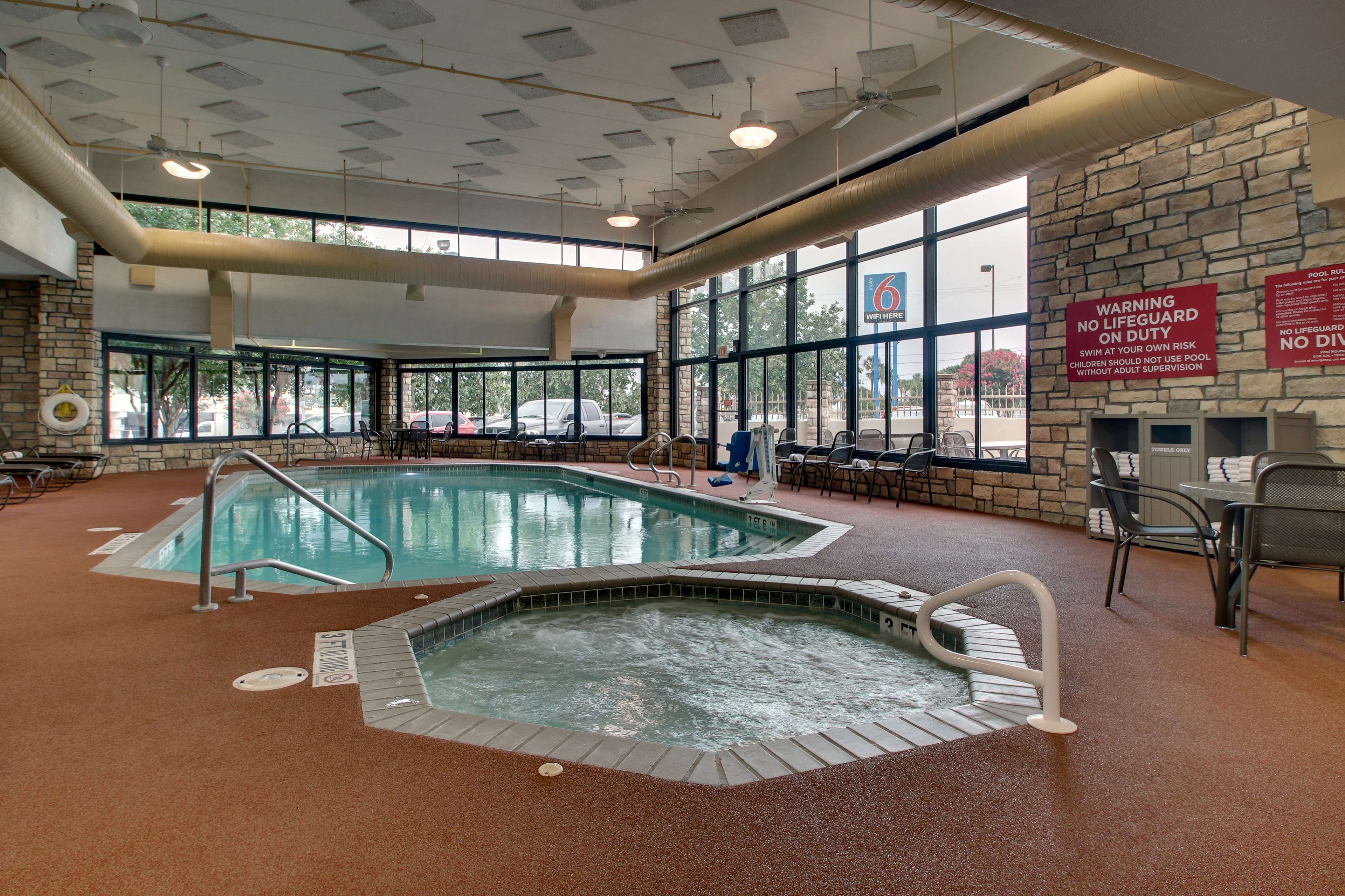 Drury Inn & Suites Northwest Medical Center