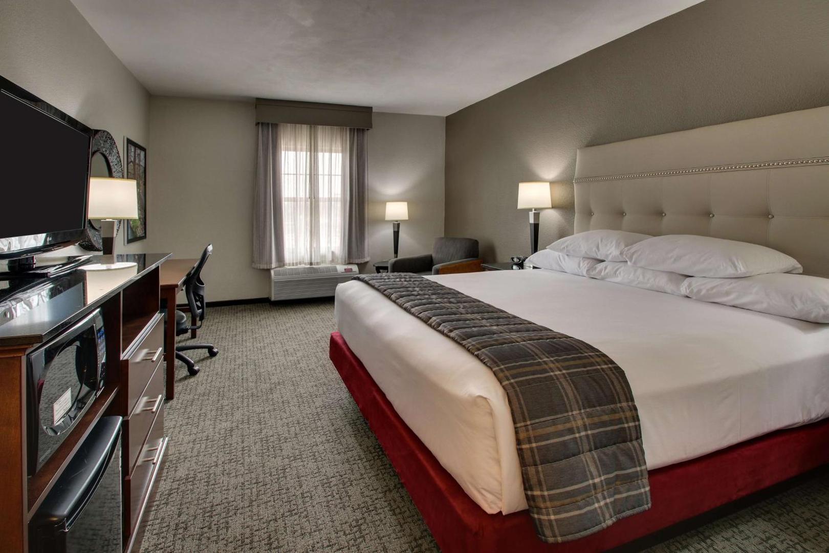 Drury Inn & Suites Northwest Medical Center