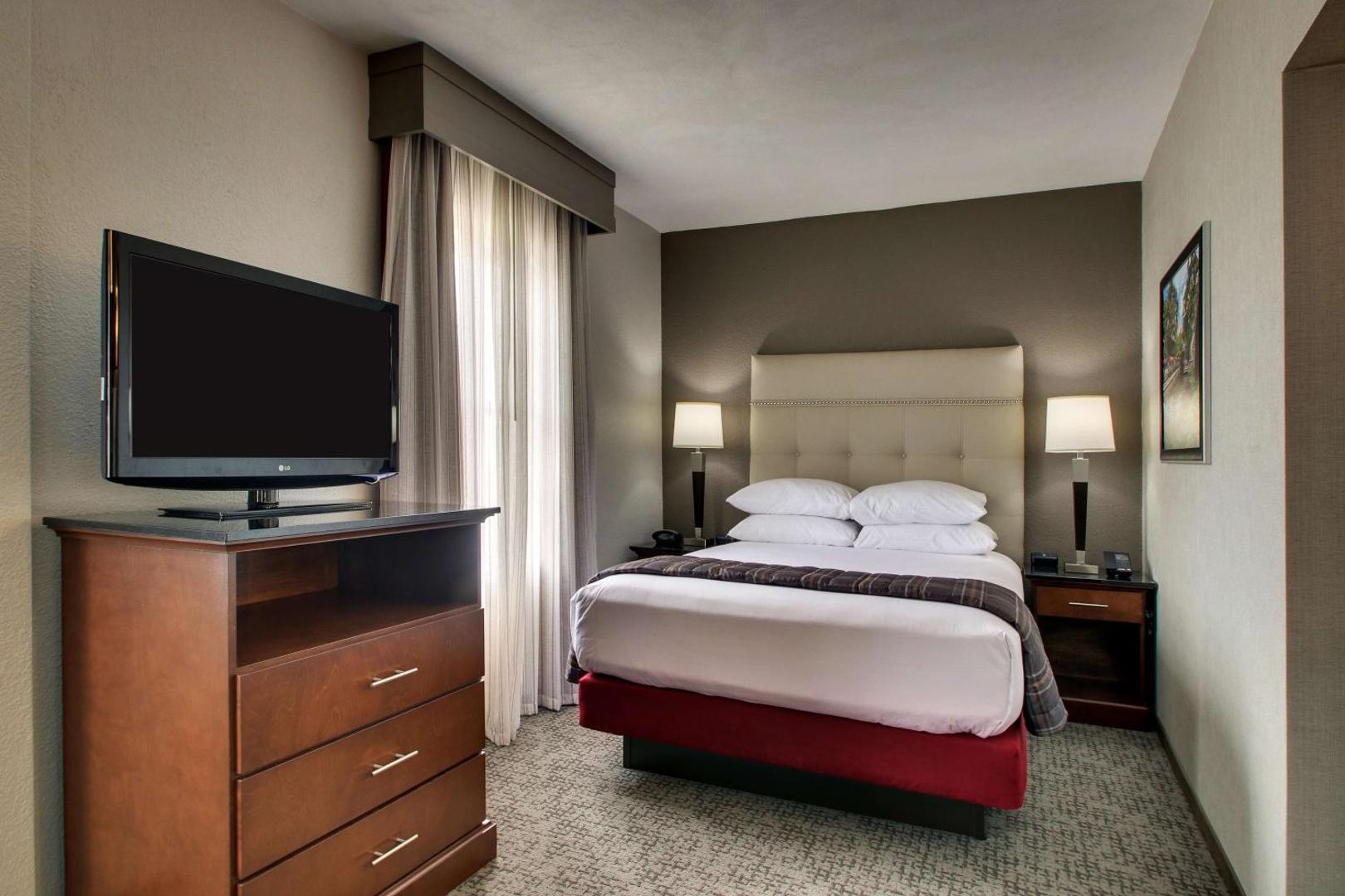 Drury Inn & Suites Northwest Medical Center