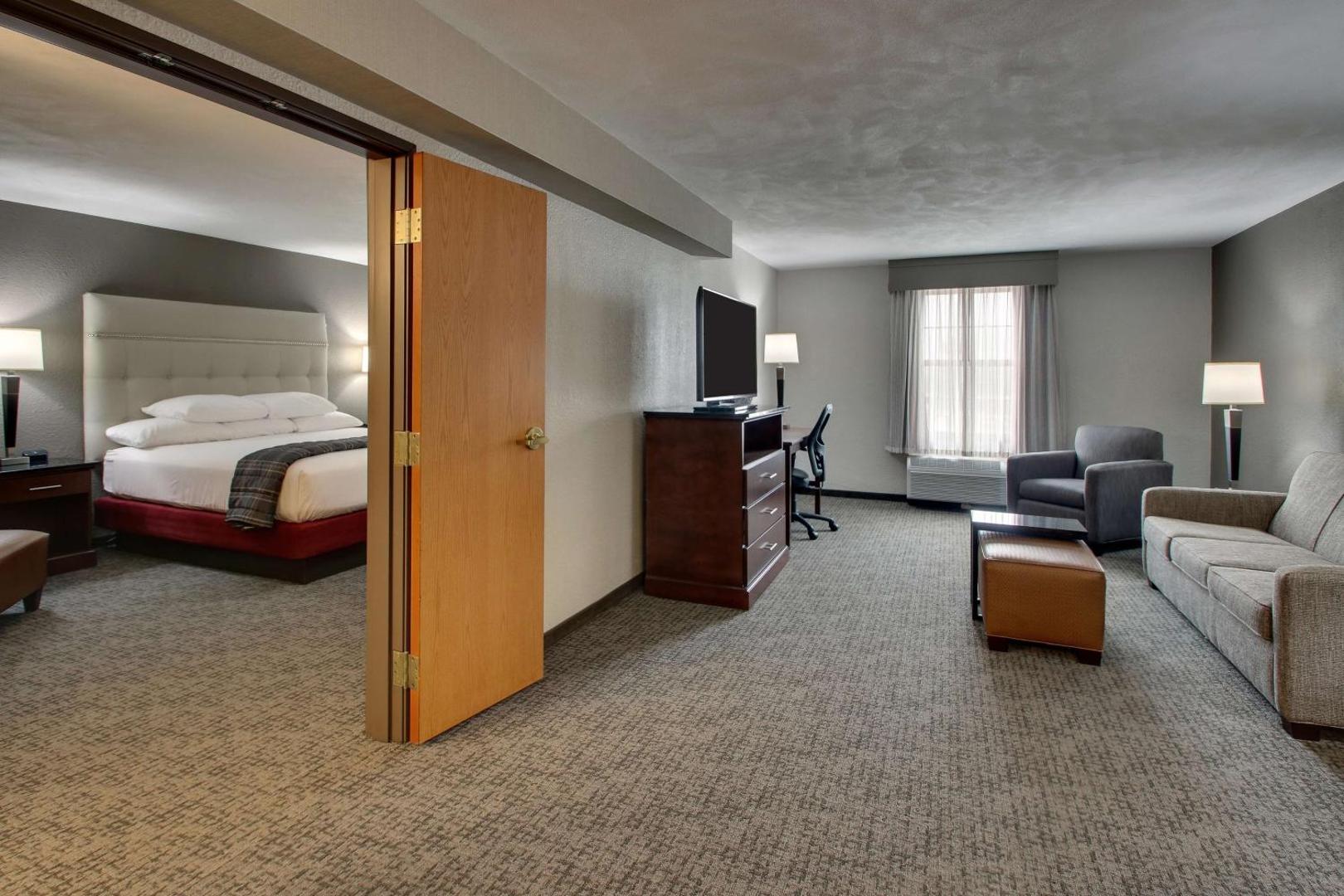 Drury Inn & Suites Northwest Medical Center