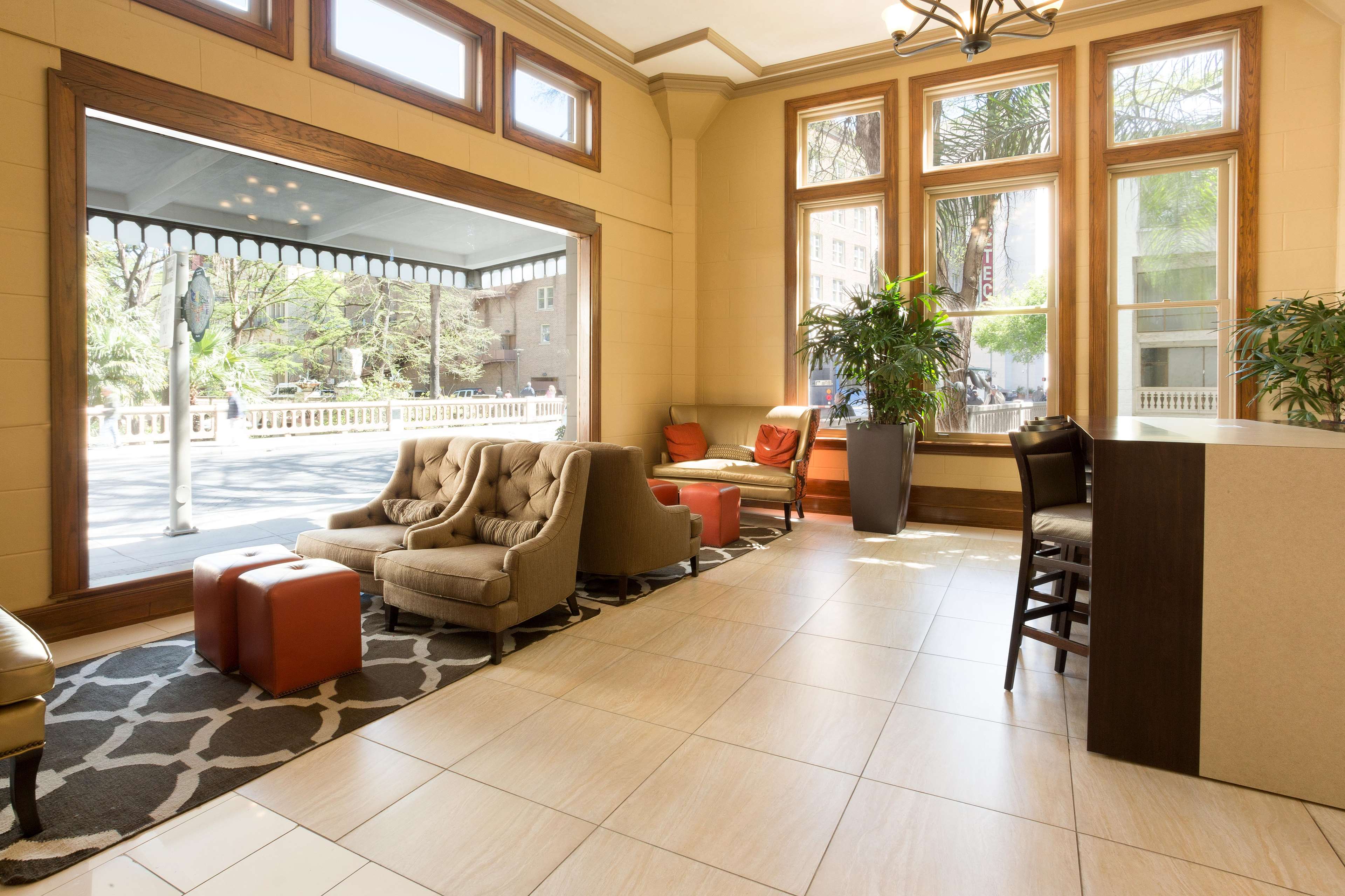 Drury Inn & Suites Riverwalk San Antonio