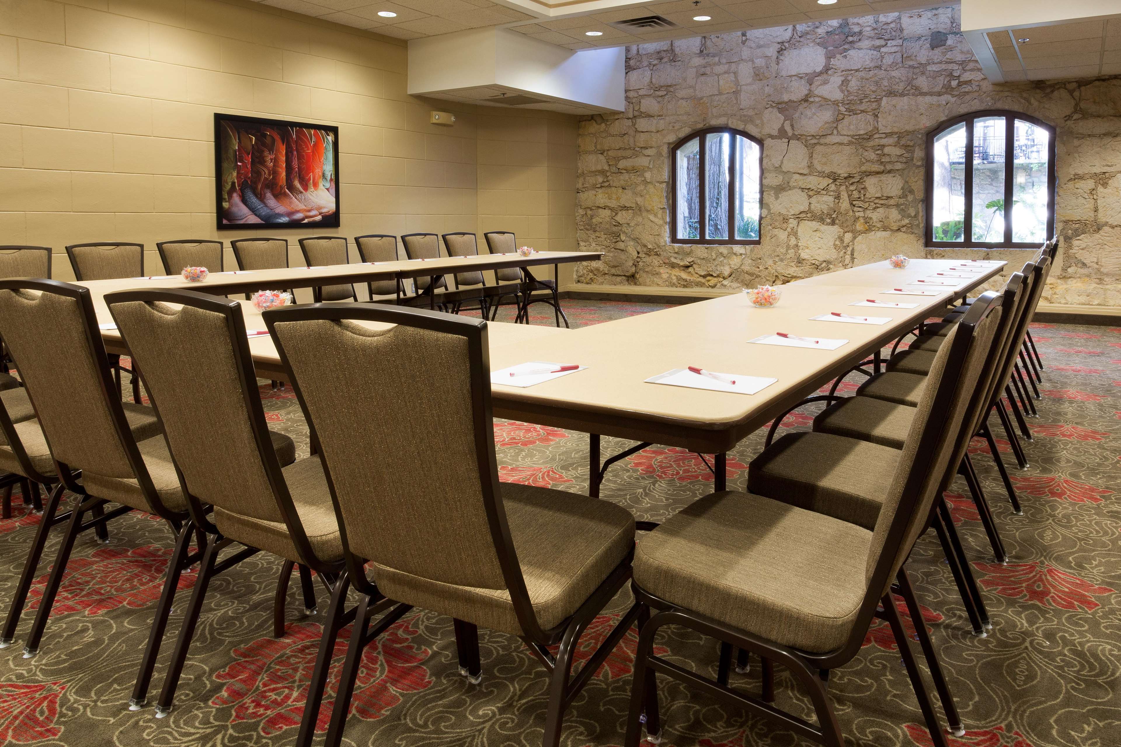Drury Inn & Suites Riverwalk San Antonio