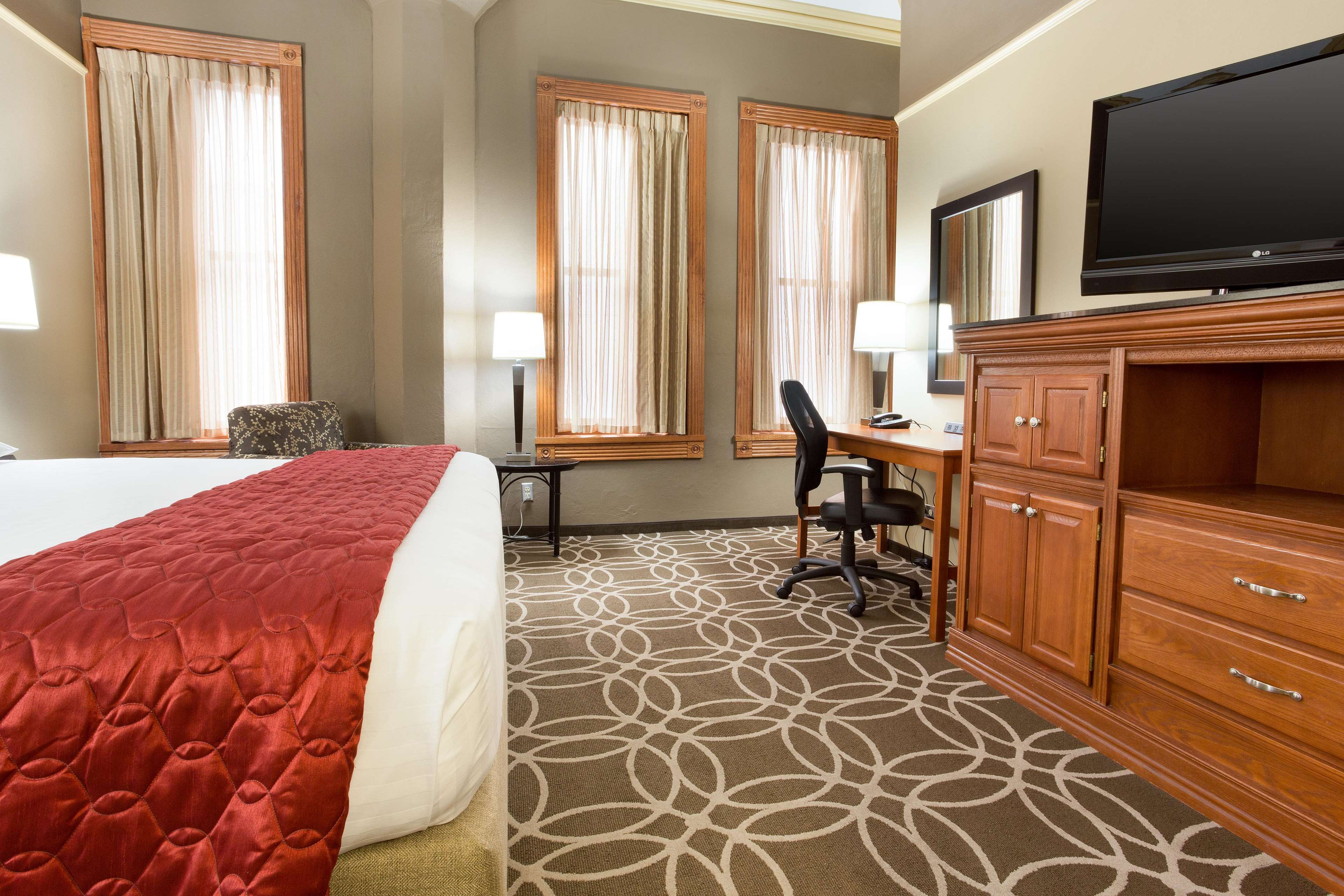 Drury Inn & Suites Riverwalk San Antonio