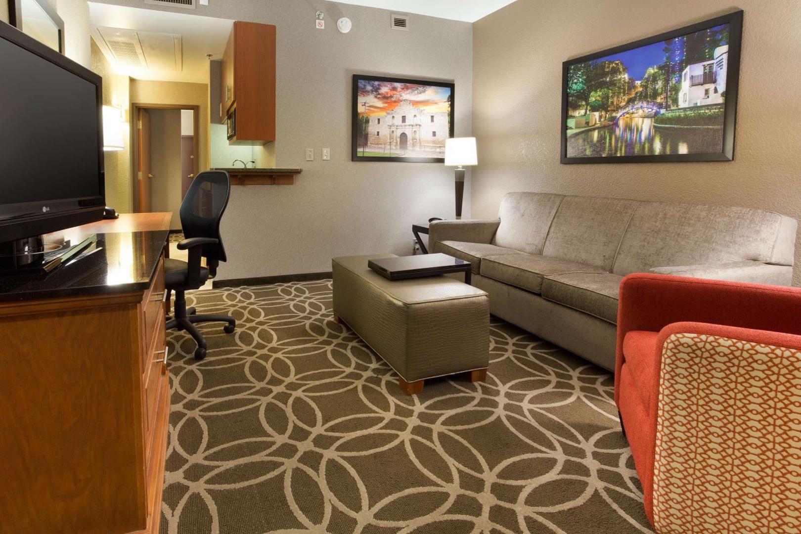 Drury Inn & Suites Riverwalk San Antonio