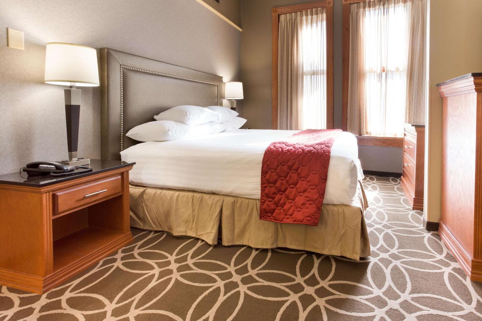 Drury Inn & Suites Riverwalk San Antonio