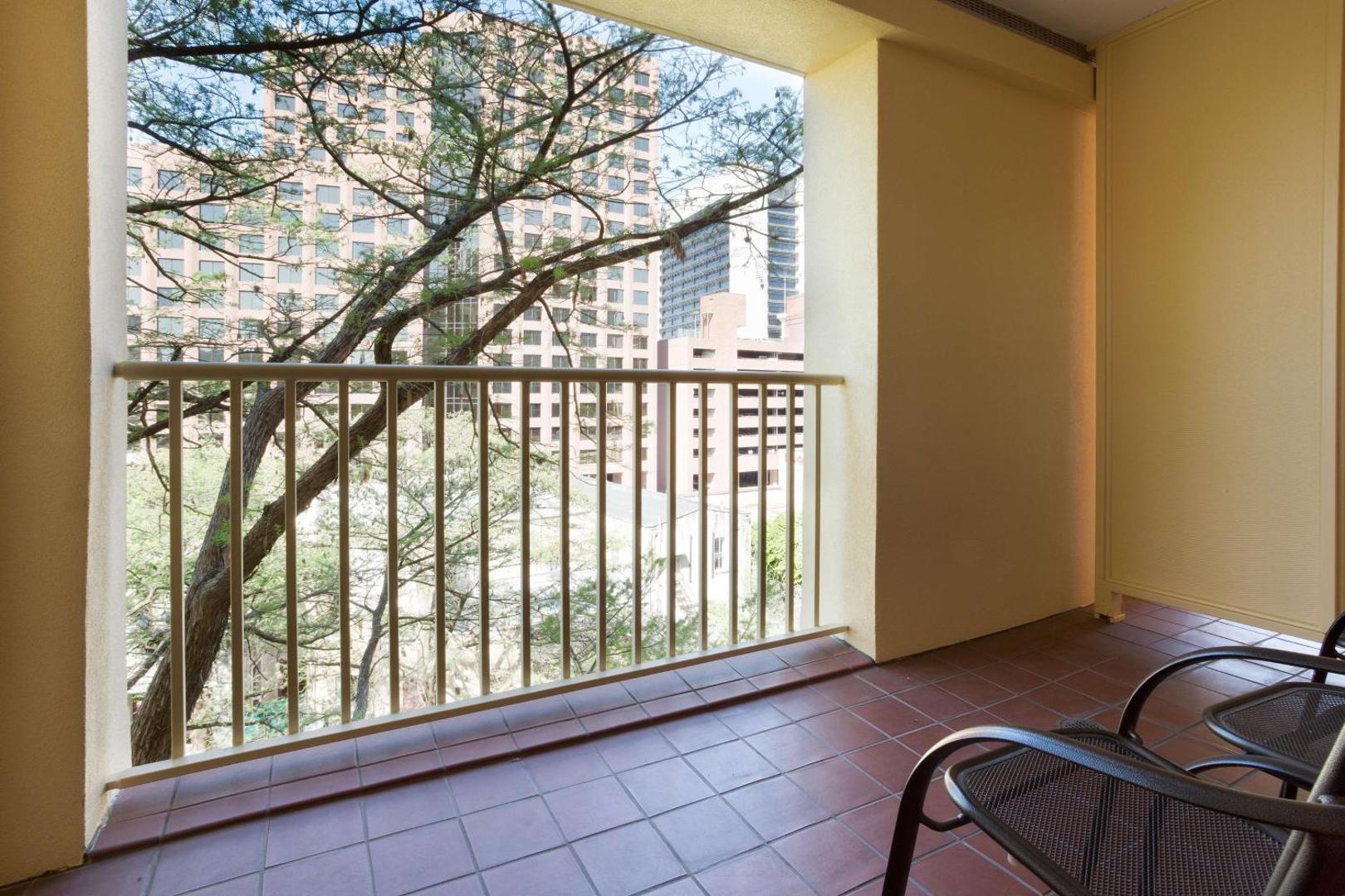 Drury Inn & Suites Riverwalk San Antonio