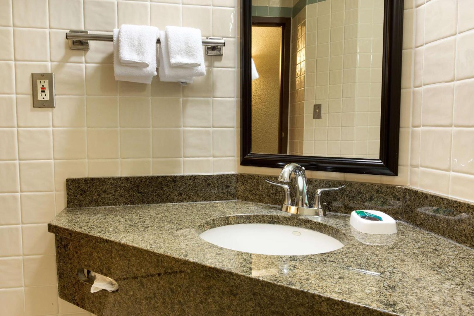 Drury Inn & Suites Riverwalk San Antonio