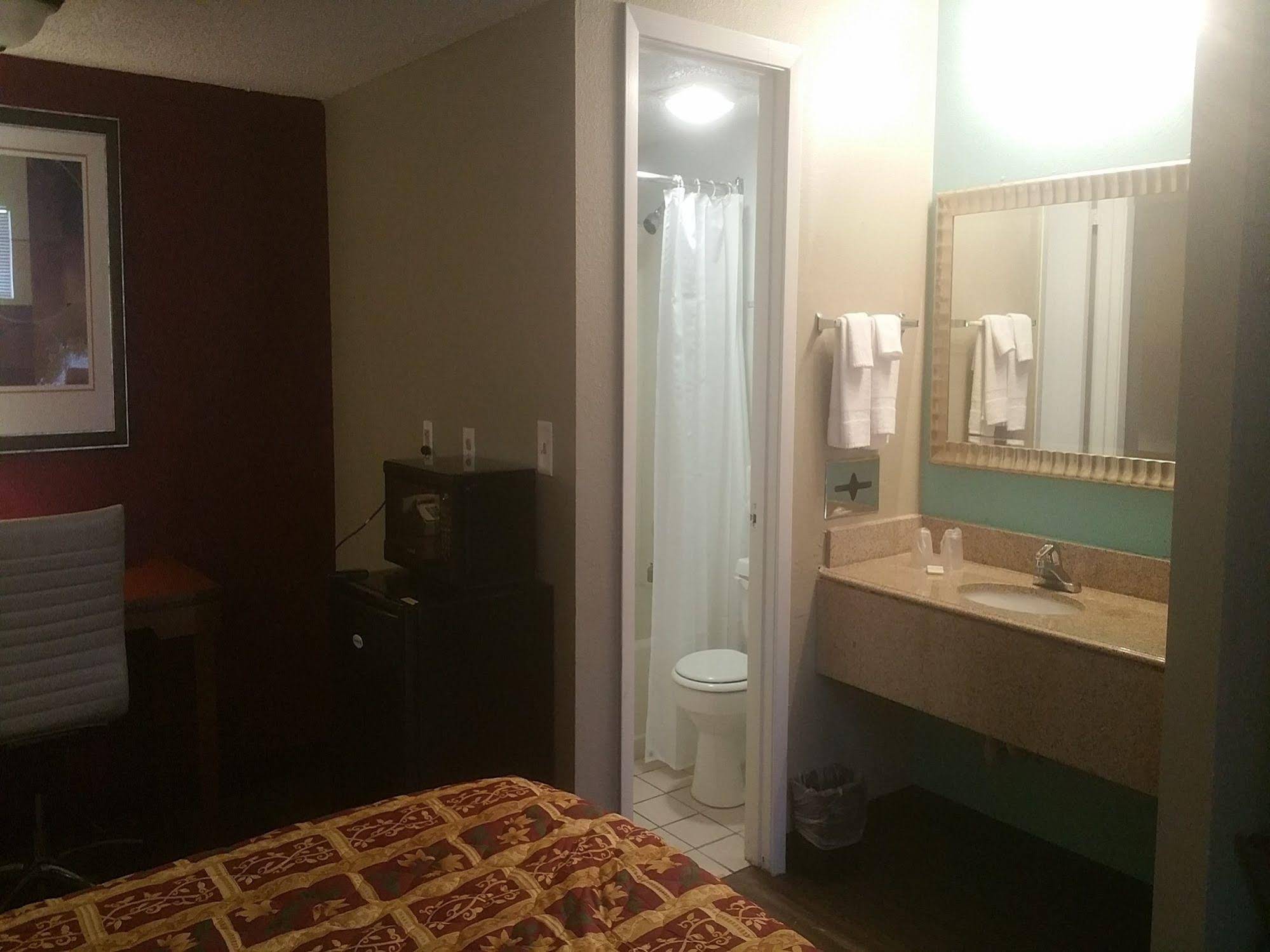 Oyo Hotel San Antonio Lackland AFB Seaworld Hwy 90 W