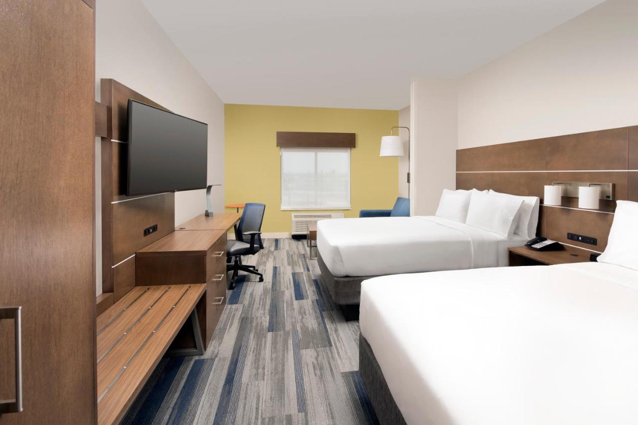 Holiday Inn Express & Suites San Antonio North Windcrest