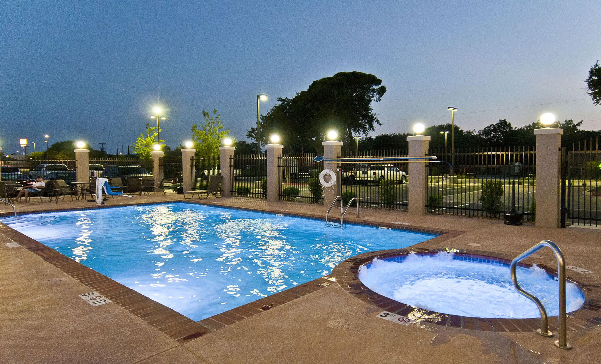 Holiday Inn Express And Suites San Antonio SE by AT&T Center