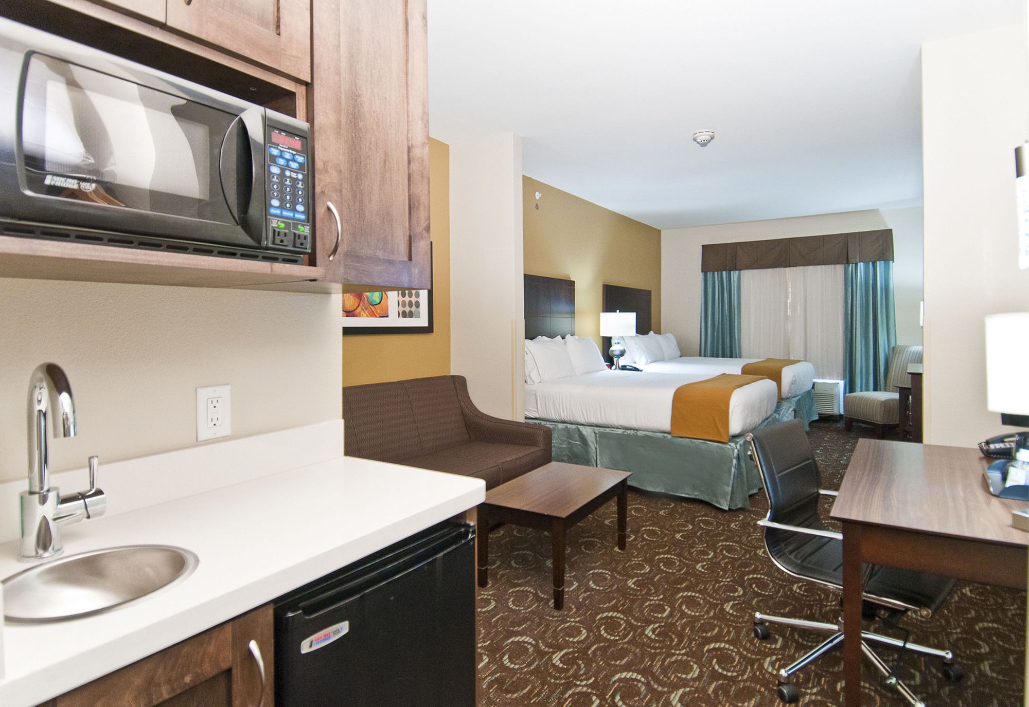 Holiday Inn Express And Suites San Antonio SE by AT&T Center