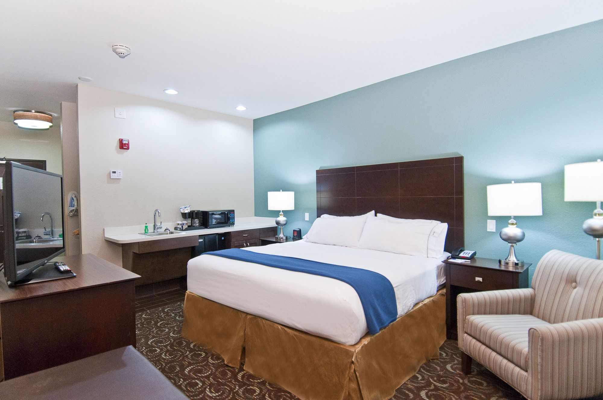 Holiday Inn Express And Suites San Antonio SE by AT&T Center