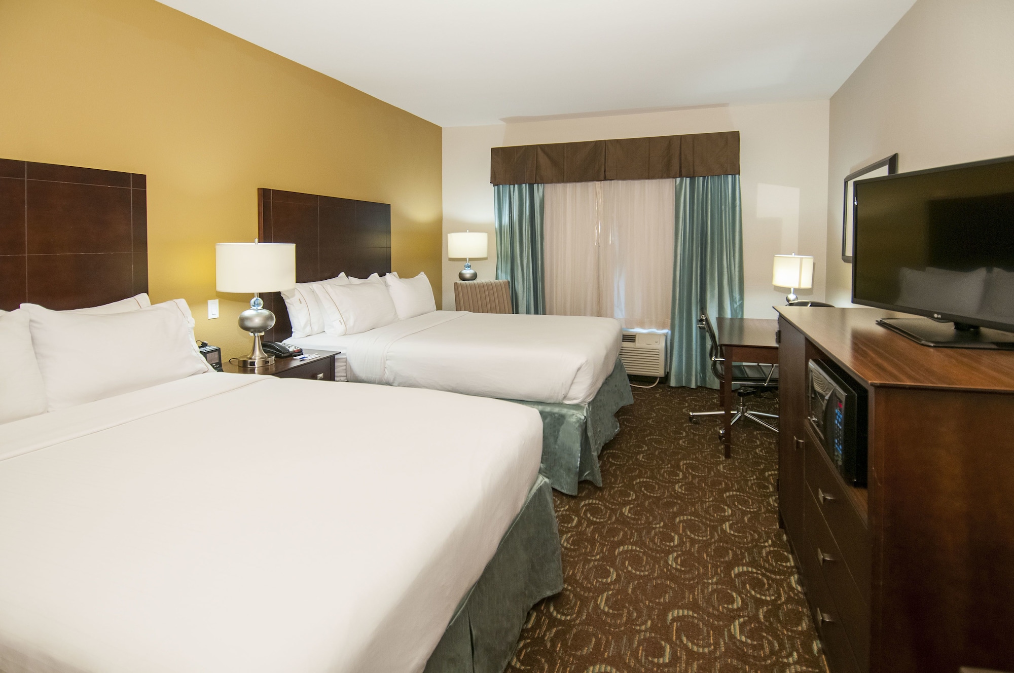 Holiday Inn Express And Suites San Antonio SE by AT&T Center