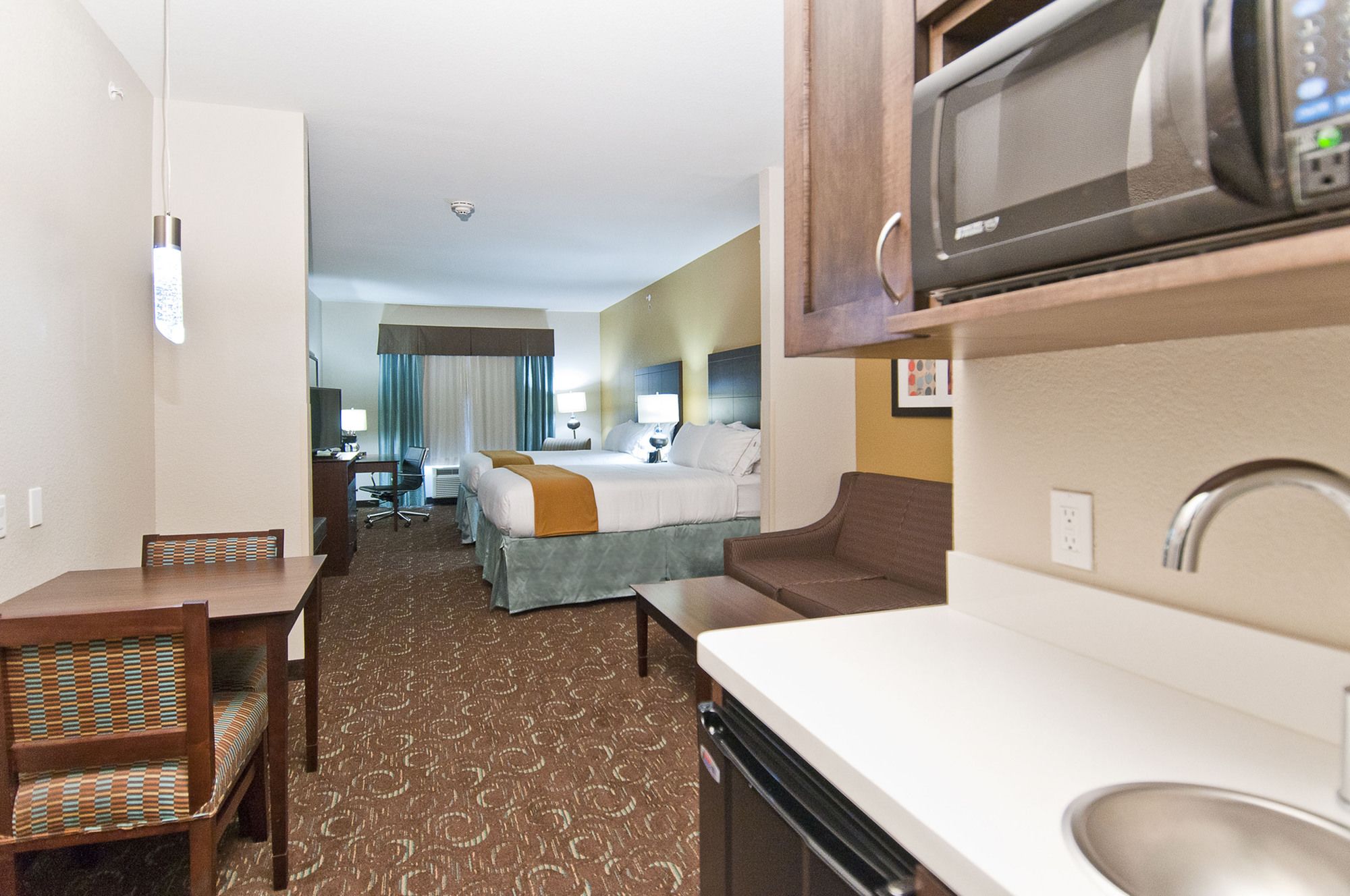 Holiday Inn Express And Suites San Antonio SE by AT&T Center
