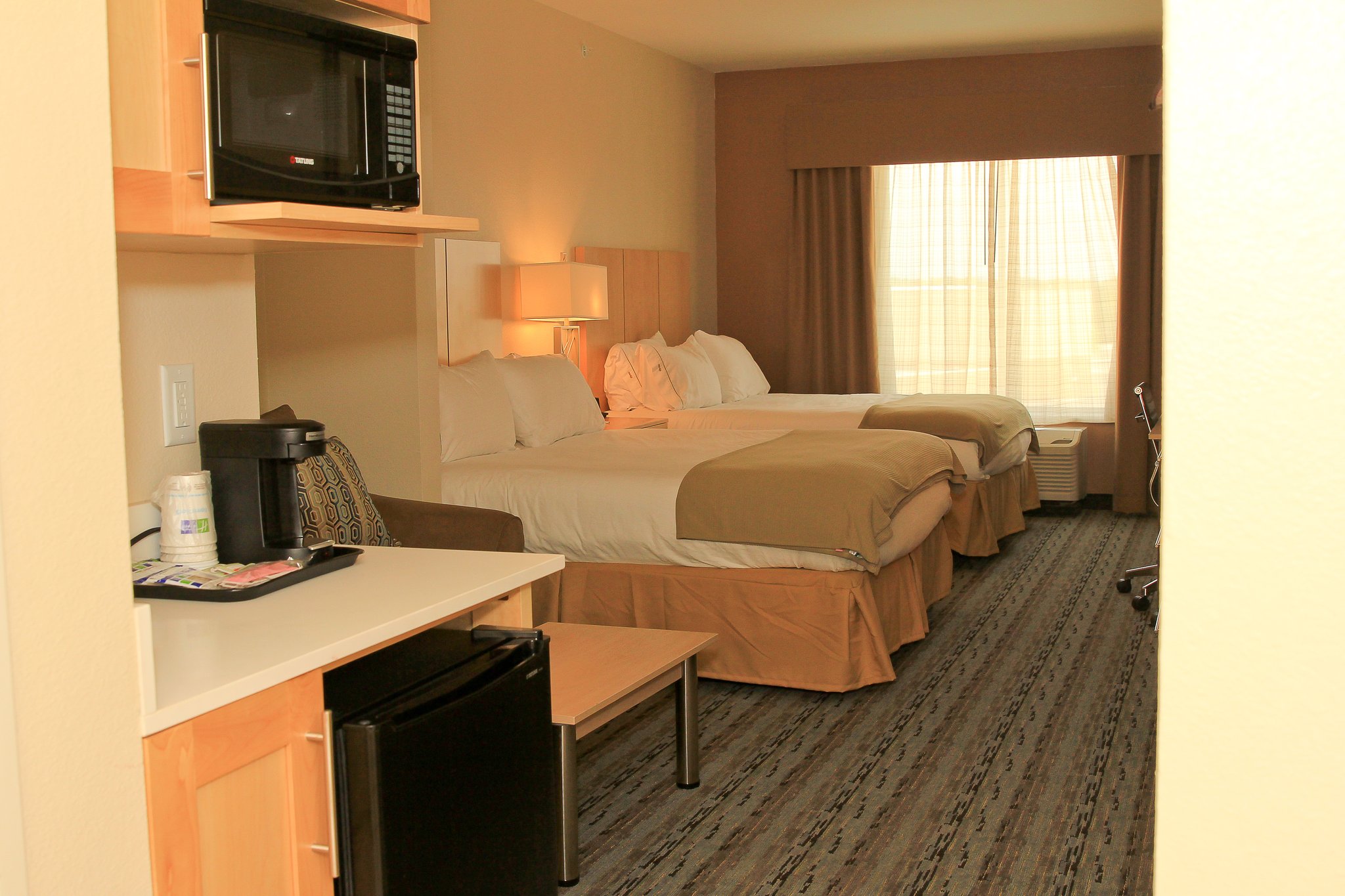 Holiday Inn Express & Suites San Antonio - Brooks City Base