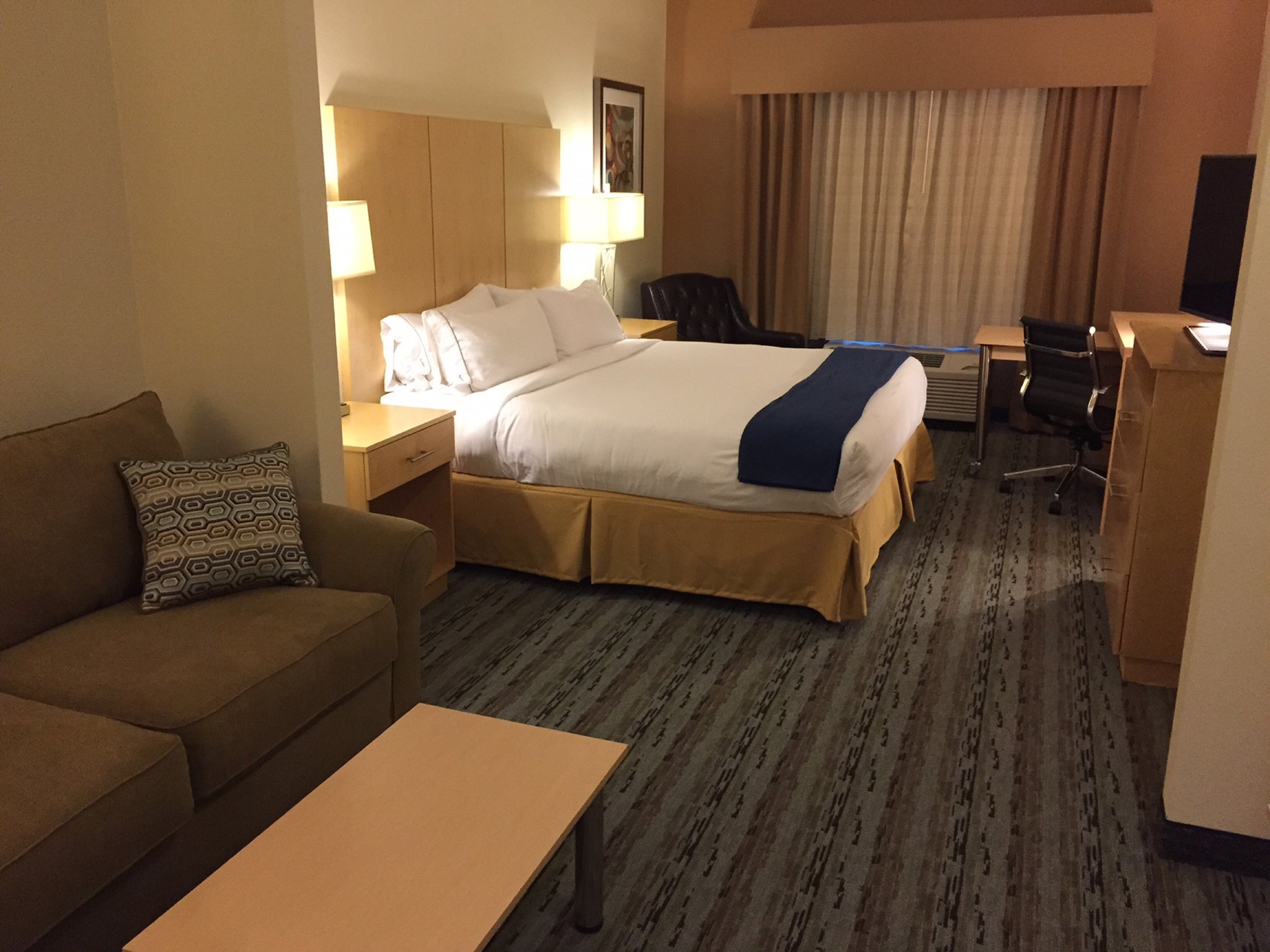 Holiday Inn Express & Suites San Antonio - Brooks City Base