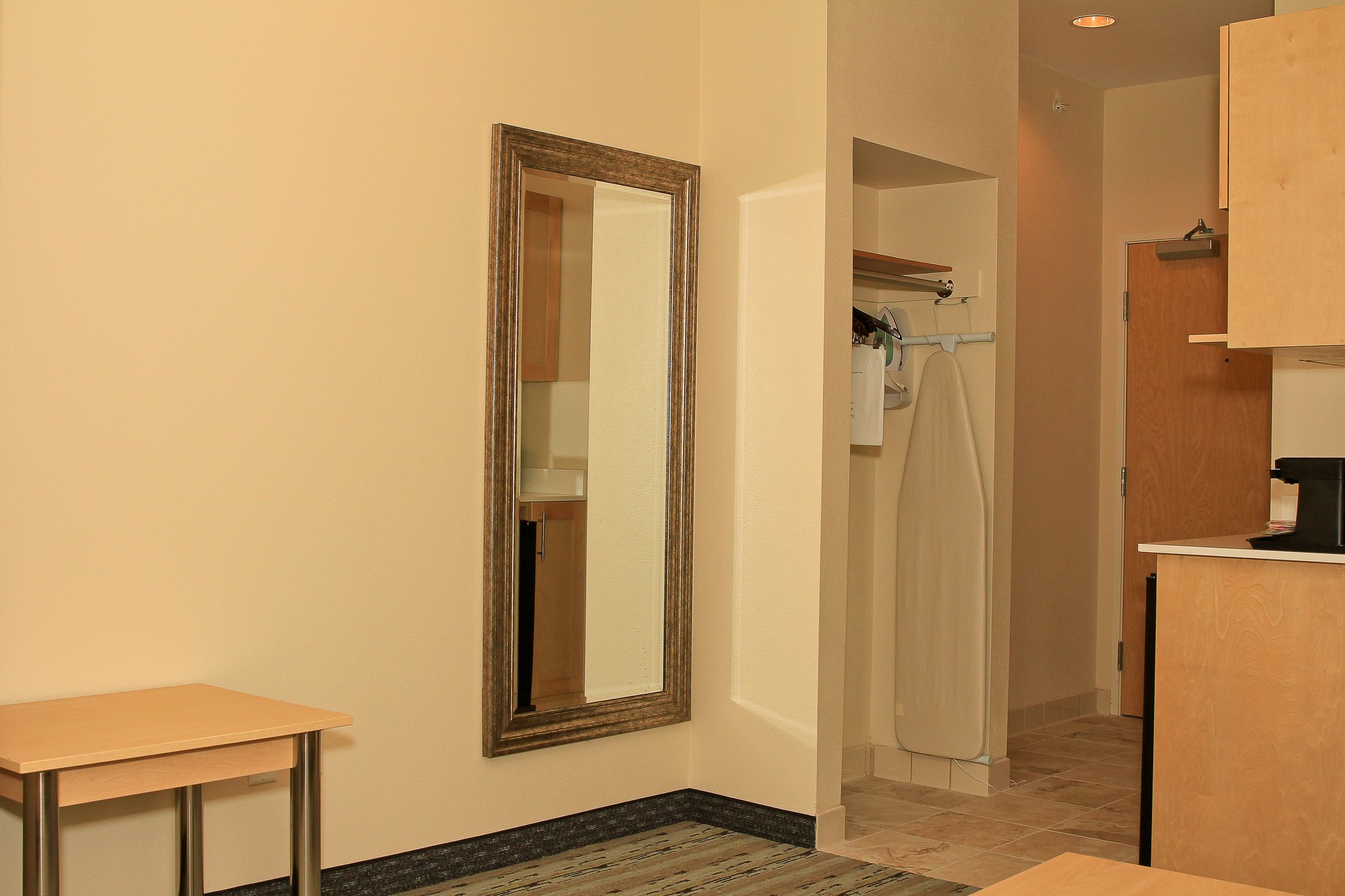 Holiday Inn Express & Suites San Antonio - Brooks City Base