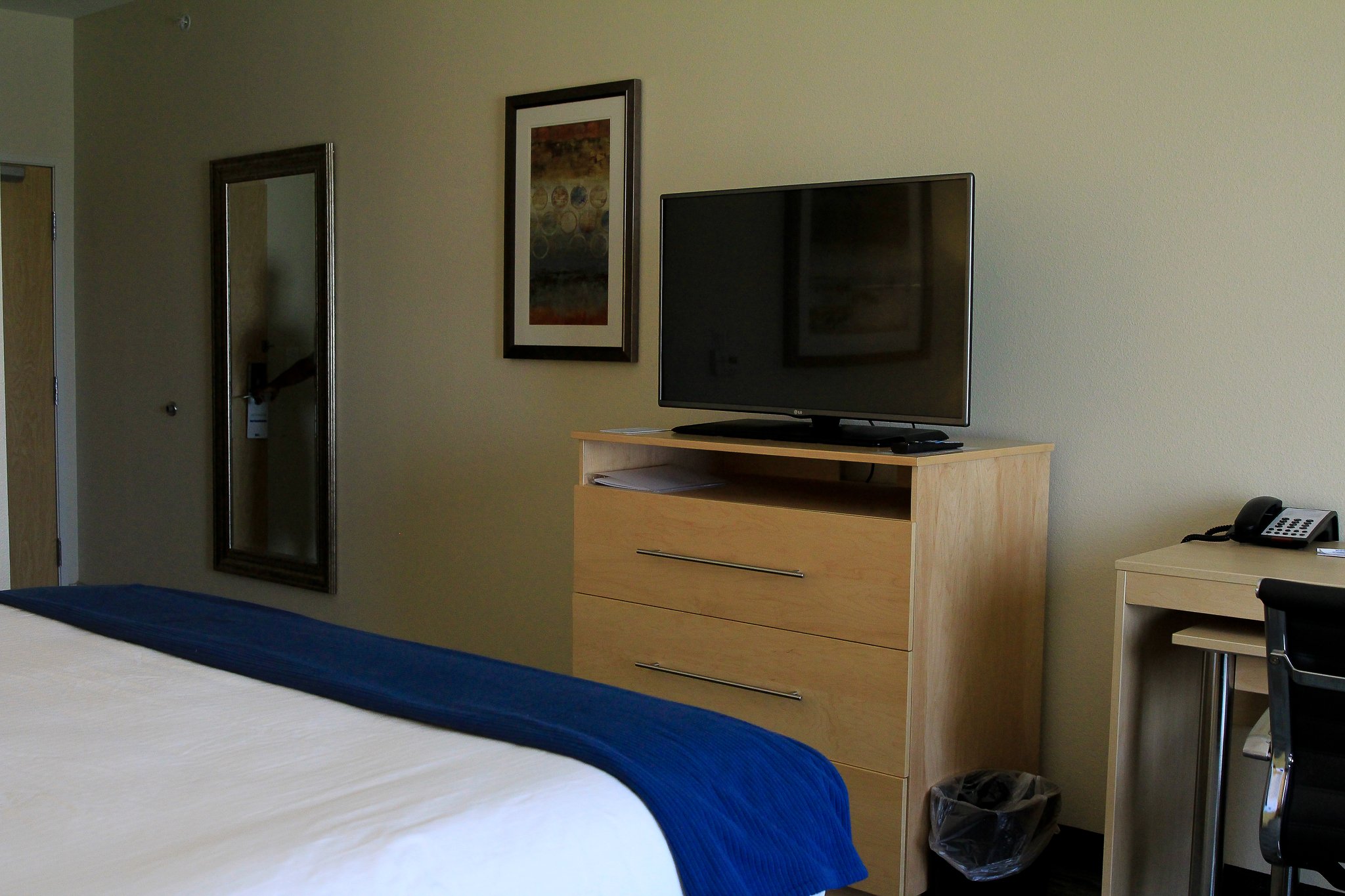 Holiday Inn Express & Suites San Antonio - Brooks City Base