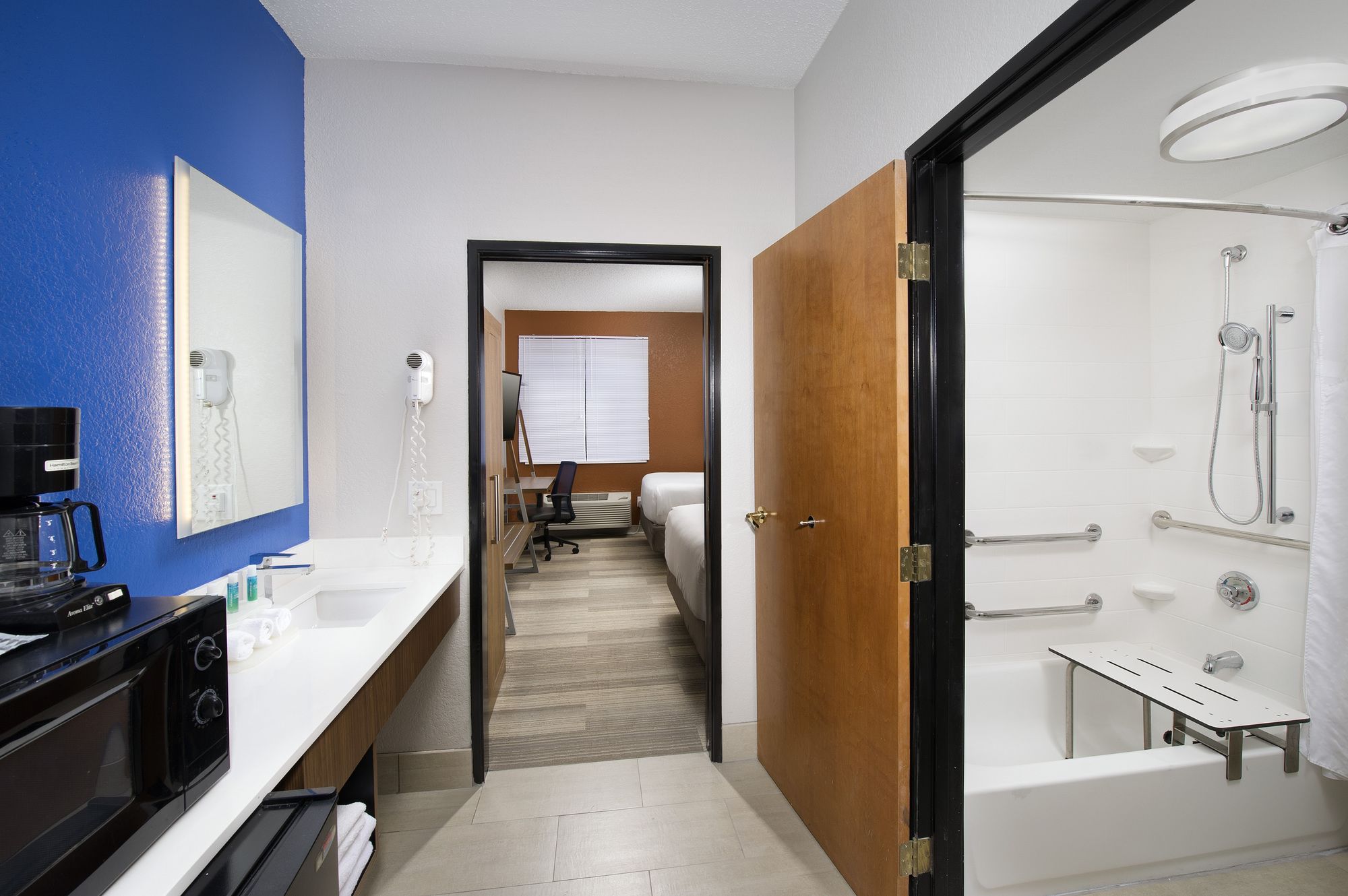 Holiday Inn Express Hotel & Suites San Antonio-Downtown Market Area