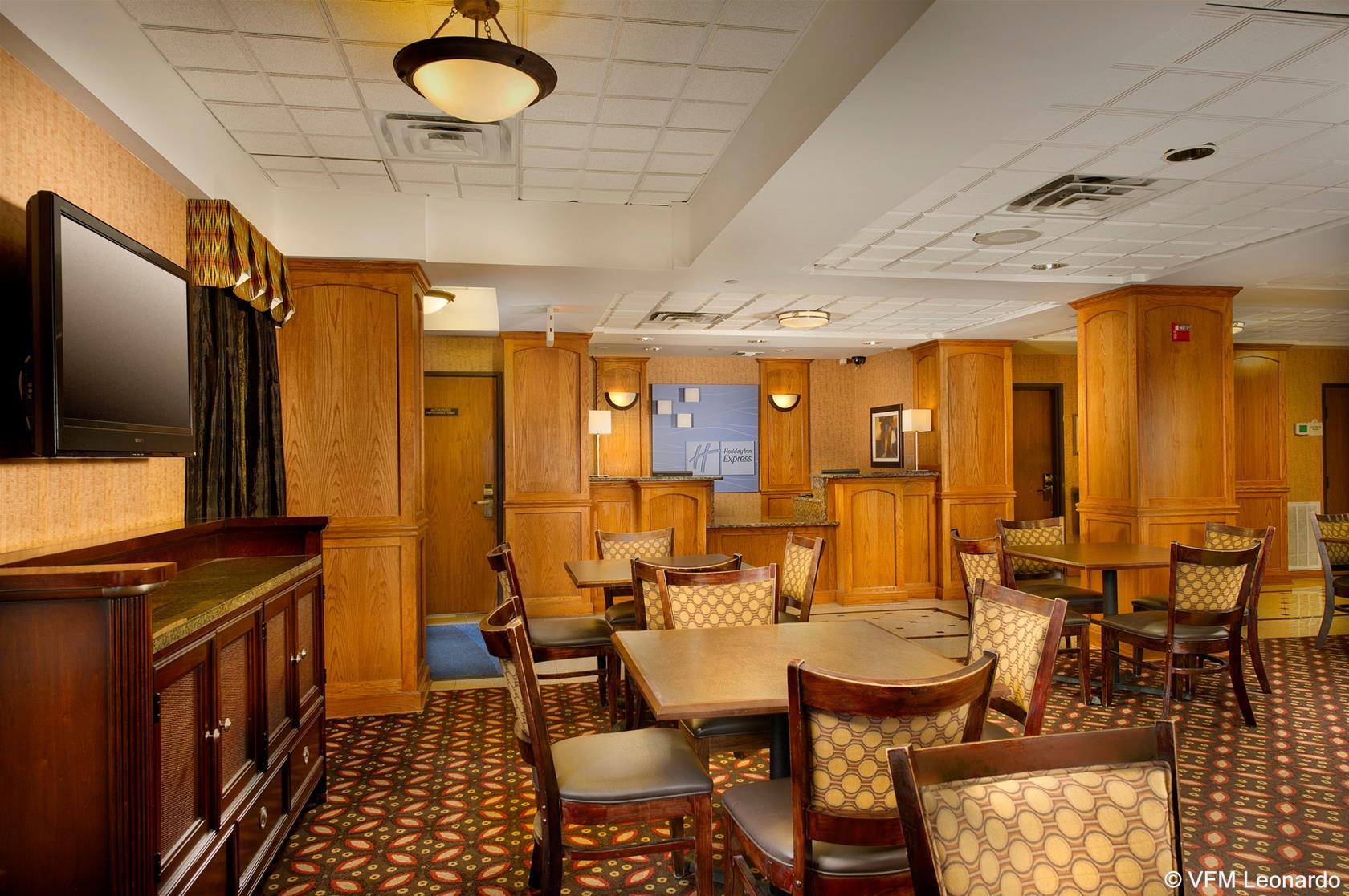 Holiday Inn Express San Antonio N-Riverwalk Area