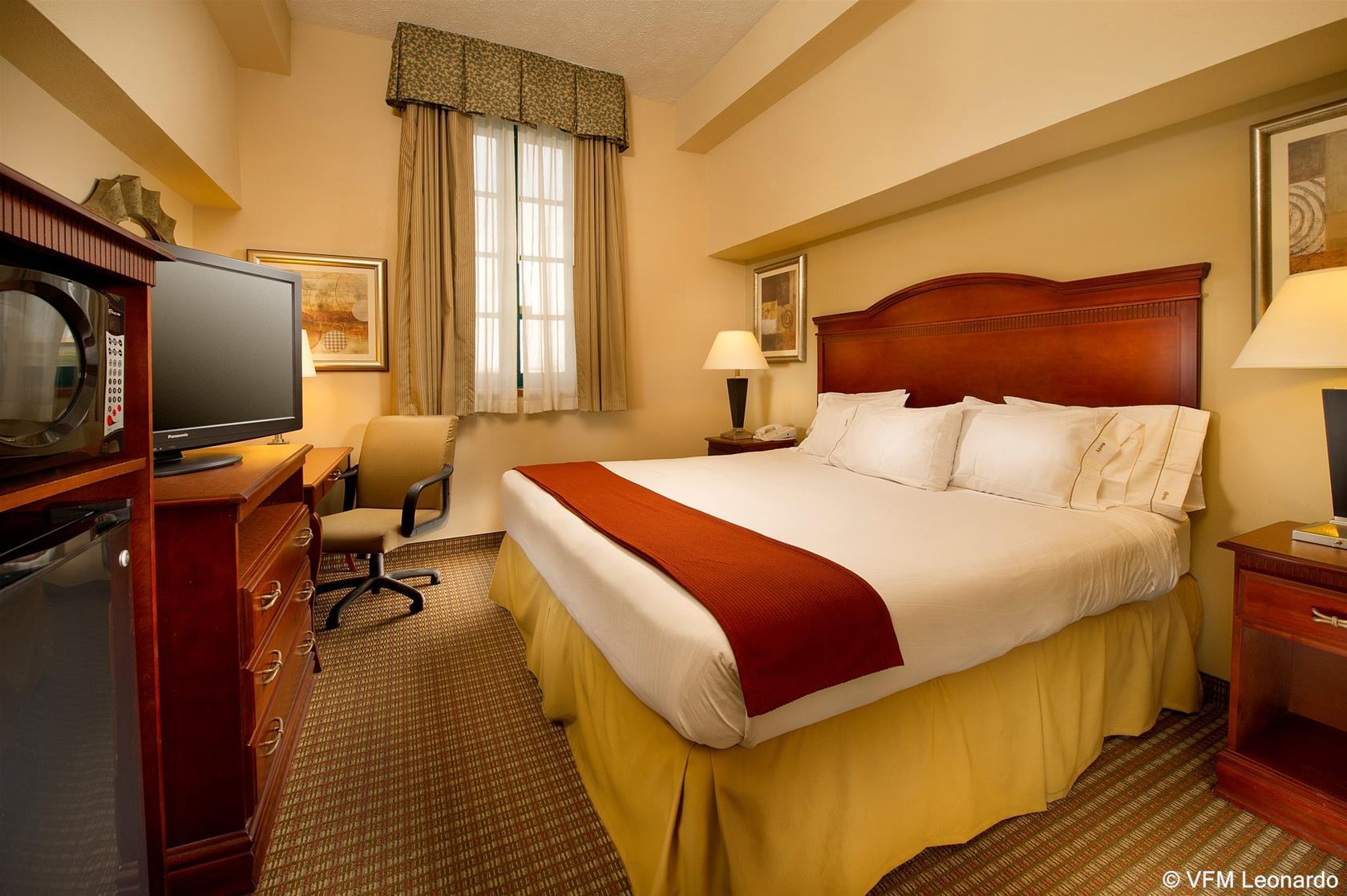 Holiday Inn Express San Antonio N-Riverwalk Area