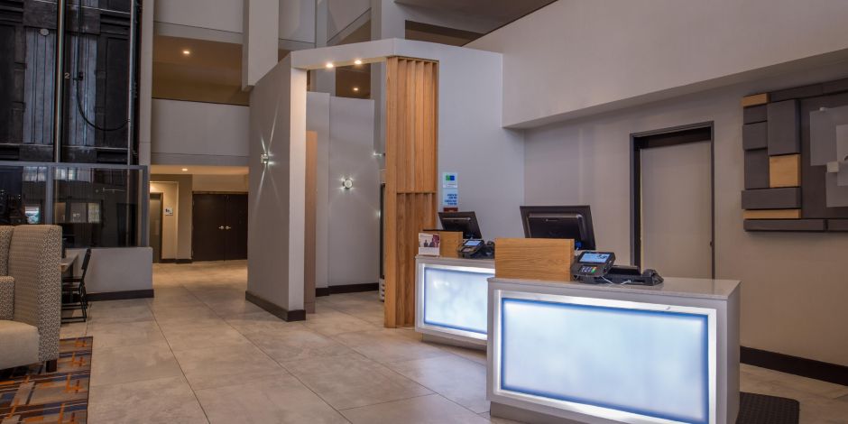 Holiday Inn Express & Suites San Antonio NW-Medical Area
